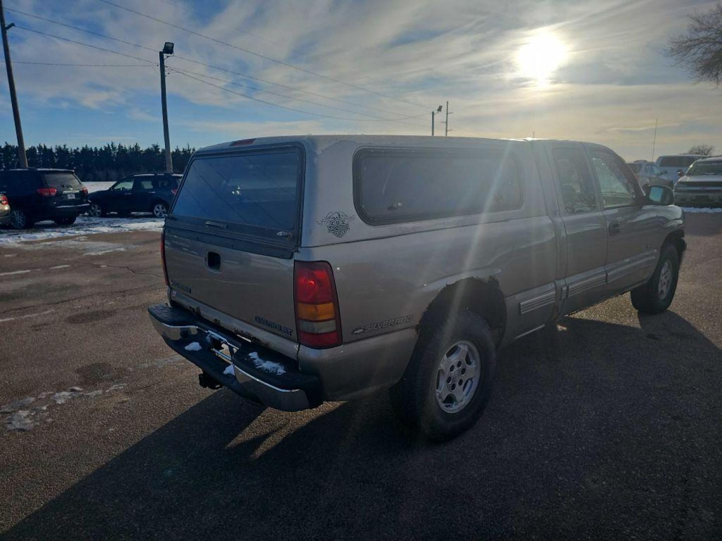 1999 PEWTER CHEVROLET SILVERADO K1500 (1GCEK19V5XE) with an 4.8L engine, Automatic transmission, located at 495 Old Highway 20 West, South Sioux City, NE, 68776, (402) 494-2677, 42.458408, -96.443512 - Photo#3