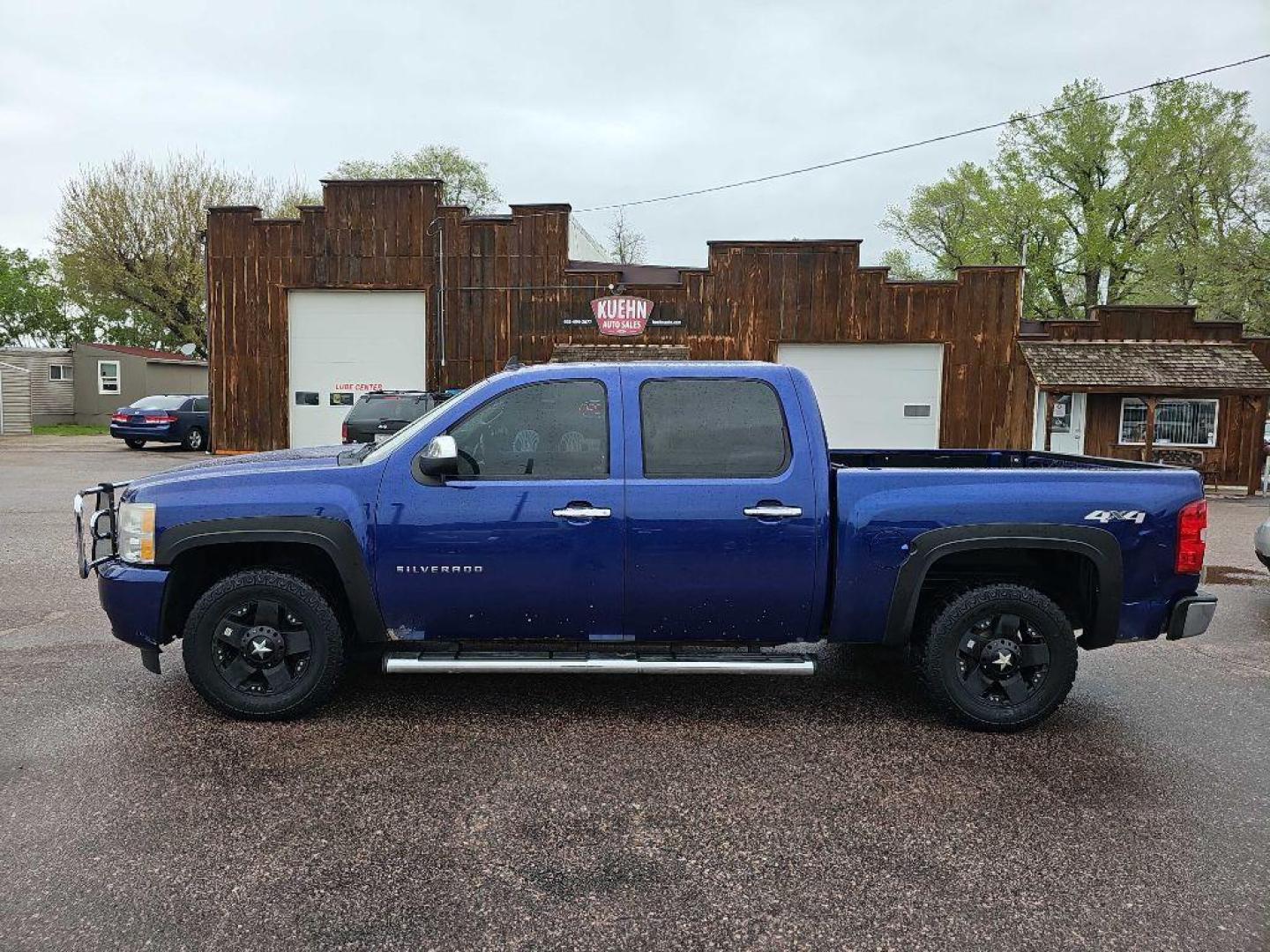 2010 BLUE CHEVROLET SILVERADO 1500 LTZ (3GCRKTE3XAG) with an 5.3L engine, Automatic transmission, located at 495 Old Highway 20 West, South Sioux City, NE, 68776, (402) 494-2677, 42.458408, -96.443512 - Photo#2