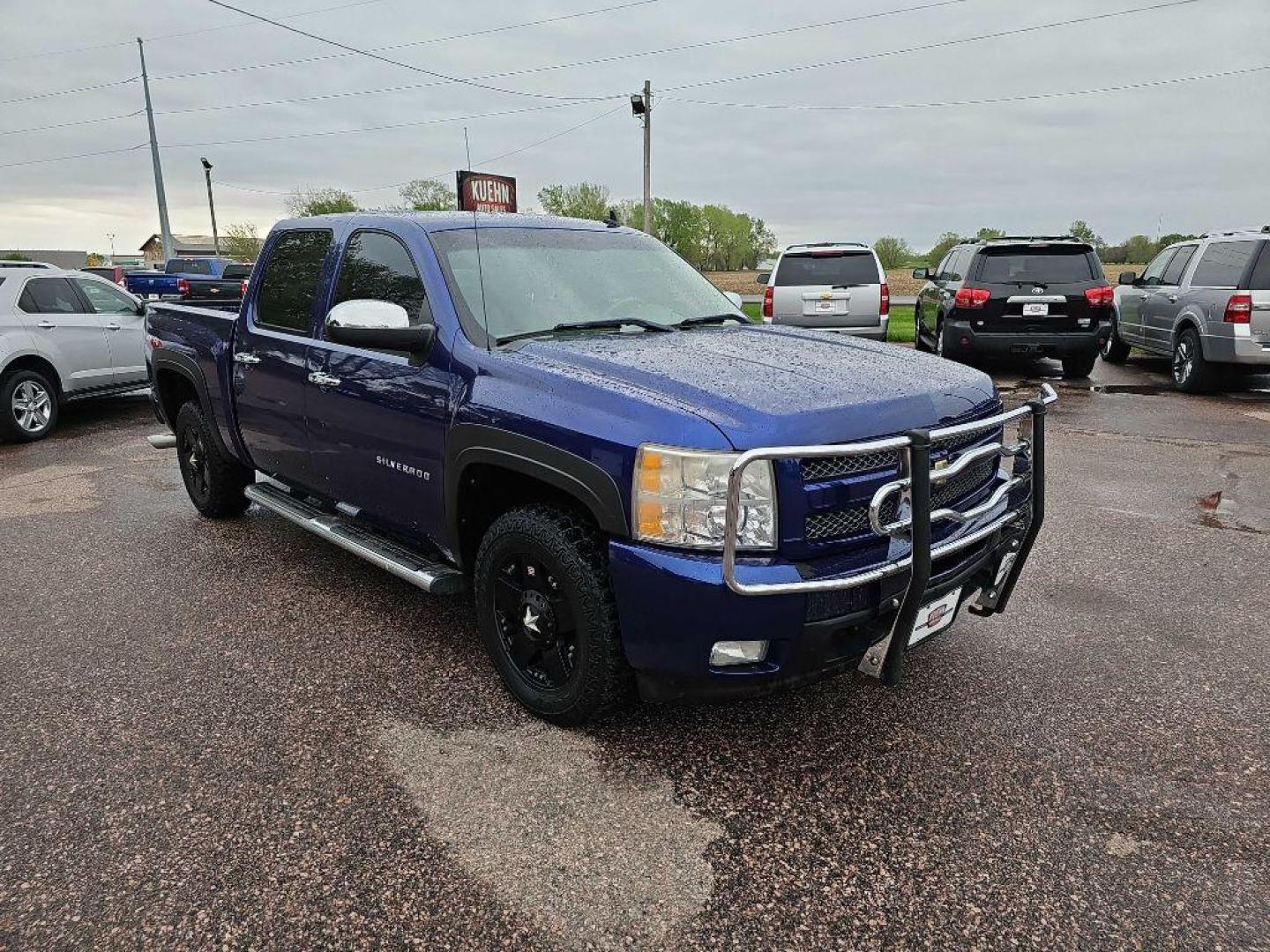 2010 BLUE CHEVROLET SILVERADO 1500 LTZ (3GCRKTE3XAG) with an 5.3L engine, Automatic transmission, located at 495 Old Highway 20 West, South Sioux City, NE, 68776, (402) 494-2677, 42.458408, -96.443512 - Photo#6