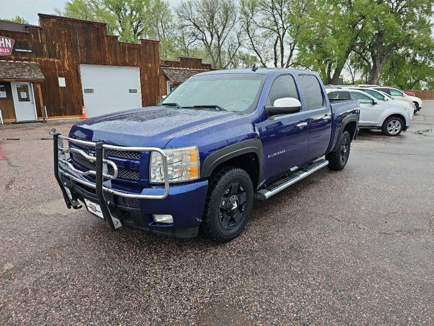 2010 BLUE CHEVROLET SILVERADO 1500 LTZ (3GCRKTE3XAG) with an 5.3L engine, Automatic transmission, located at 495 Old Highway 20 West, South Sioux City, NE, 68776, (402) 494-2677, 42.458408, -96.443512 - Photo#8