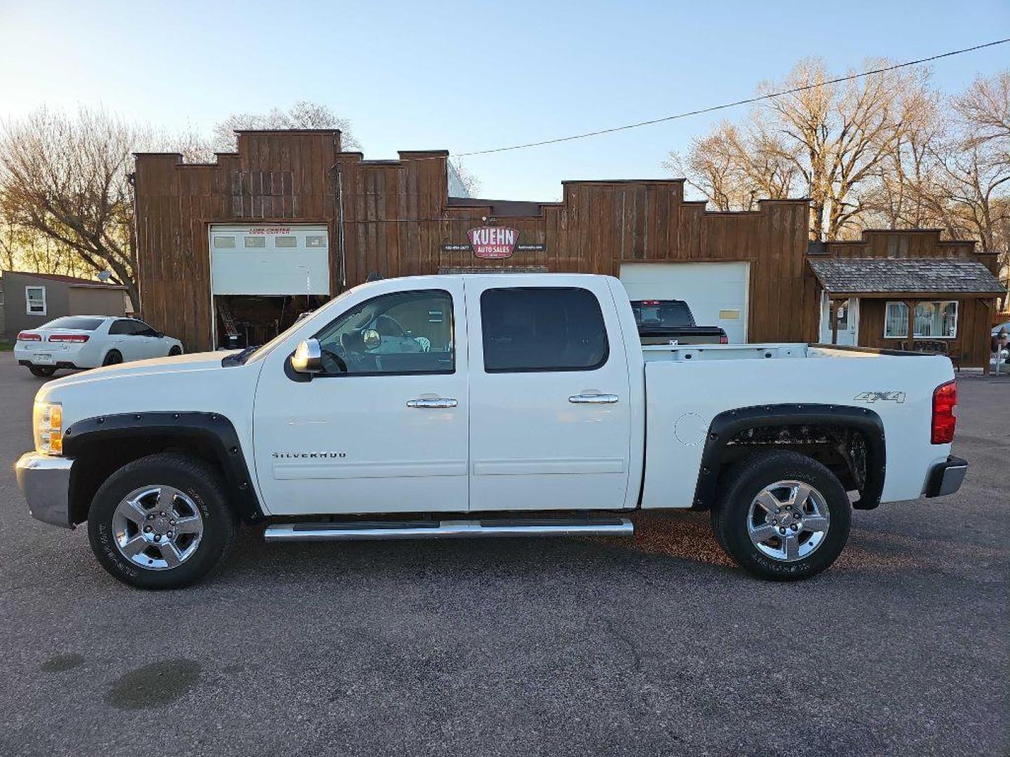 2012 WHITE CHEVROLET SILVERADO 1500 LT (3GCPKSE75CG) with an 5.3L engine, Automatic transmission, located at 495 Old Highway 20 West, South Sioux City, NE, 68776, (402) 494-2677, 42.458408, -96.443512 - Photo#3