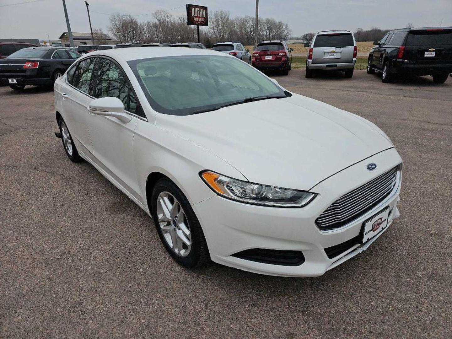 2014 WHITE FORD FUSION SE (3FA6P0H73ER) with an 2.5L engine, Automatic transmission, located at 495 Old Highway 20 West, South Sioux City, NE, 68776, (402) 494-2677, 42.458408, -96.443512 - Photo#3