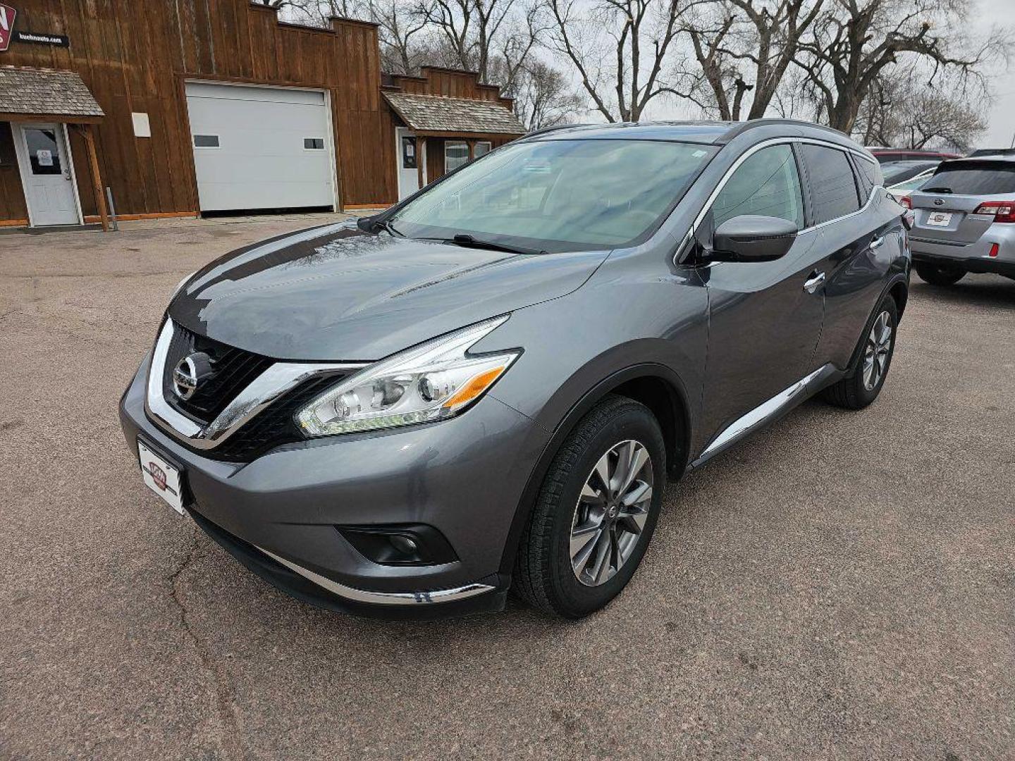 2017 SILVER NISSAN MURANO S (5N1AZ2MG2HN) with an 3.5L engine, Continuously Variable transmission, located at 495 Old Highway 20 West, South Sioux City, NE, 68776, (402) 494-2677, 42.458408, -96.443512 - Photo#1