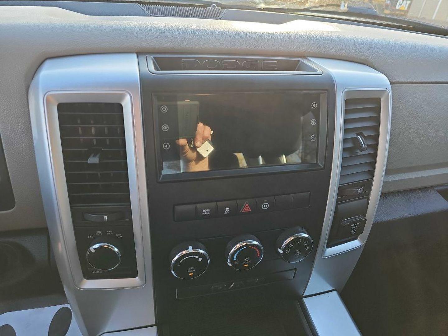 2012 WHITE DODGE RAM 1500 SLT (1C6RD7LT7CS) with an 5.7L engine, Automatic transmission, located at 495 Old Highway 20 West, South Sioux City, NE, 68776, (402) 494-2677, 42.458408, -96.443512 - Photo#13