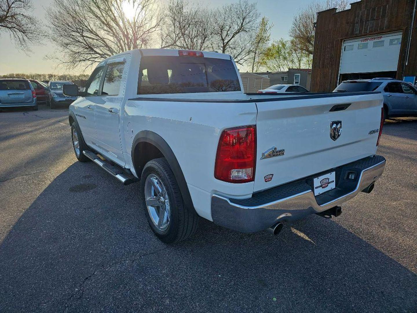 2012 WHITE DODGE RAM 1500 SLT (1C6RD7LT7CS) with an 5.7L engine, Automatic transmission, located at 495 Old Highway 20 West, South Sioux City, NE, 68776, (402) 494-2677, 42.458408, -96.443512 - Photo#2