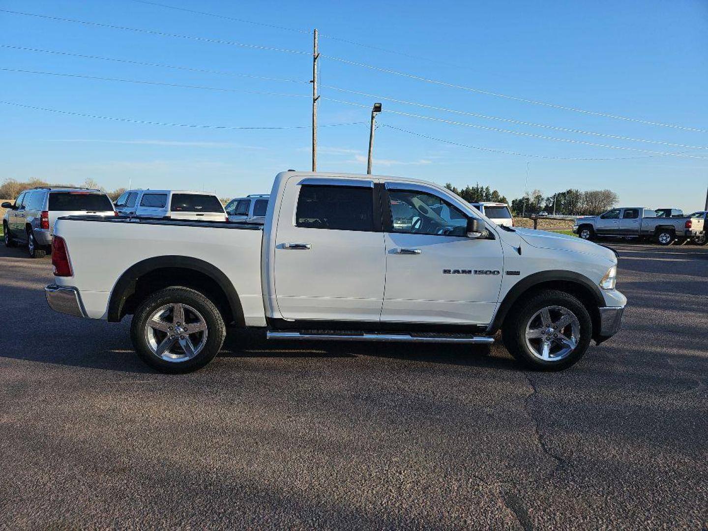 2012 WHITE DODGE RAM 1500 SLT (1C6RD7LT7CS) with an 5.7L engine, Automatic transmission, located at 495 Old Highway 20 West, South Sioux City, NE, 68776, (402) 494-2677, 42.458408, -96.443512 - Photo#3