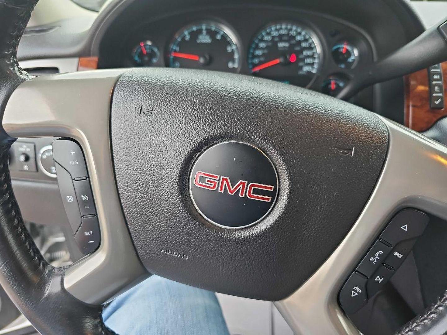 2013 SILVER GMC SIERRA 1500 SLT (3GTP2WE79DG) with an 5.3 engine, Automatic transmission, located at 495 Old Highway 20 West, South Sioux City, NE, 68776, (402) 494-2677, 42.458408, -96.443512 - Photo#8