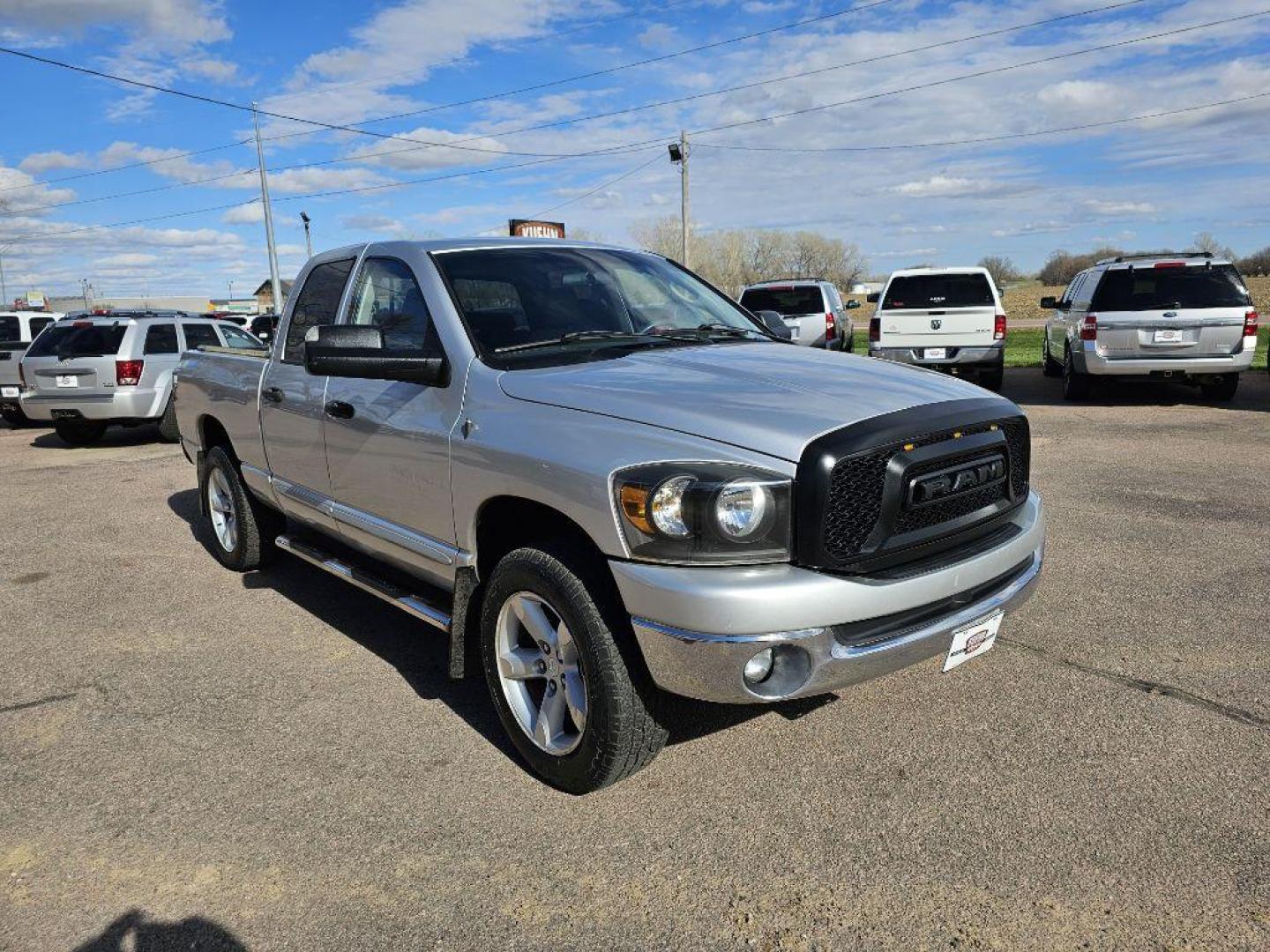 2006 SILVER DODGE RAM 1500 ST (1D7HU18216S) with an 5.7L engine, Automatic transmission, located at 495 Old Highway 20 West, South Sioux City, NE, 68776, (402) 494-2677, 42.458408, -96.443512 - Photo#0