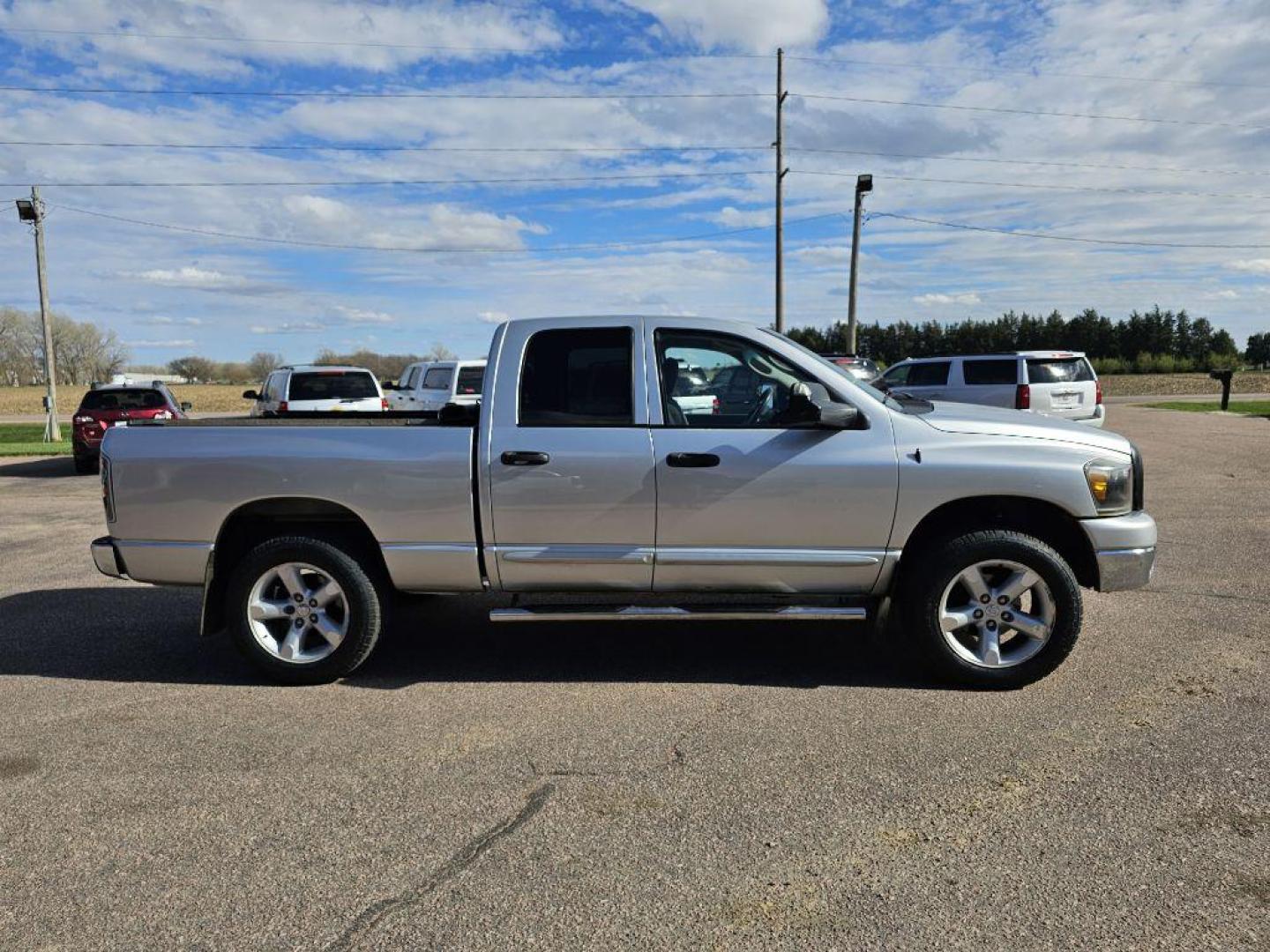 2006 SILVER DODGE RAM 1500 ST (1D7HU18216S) with an 5.7L engine, Automatic transmission, located at 495 Old Highway 20 West, South Sioux City, NE, 68776, (402) 494-2677, 42.458408, -96.443512 - Photo#3