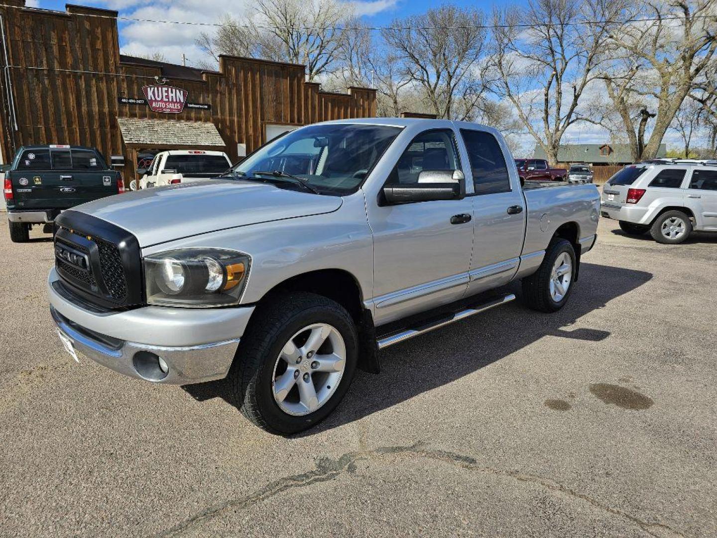 2006 SILVER DODGE RAM 1500 ST (1D7HU18216S) with an 5.7L engine, Automatic transmission, located at 495 Old Highway 20 West, South Sioux City, NE, 68776, (402) 494-2677, 42.458408, -96.443512 - Photo#4