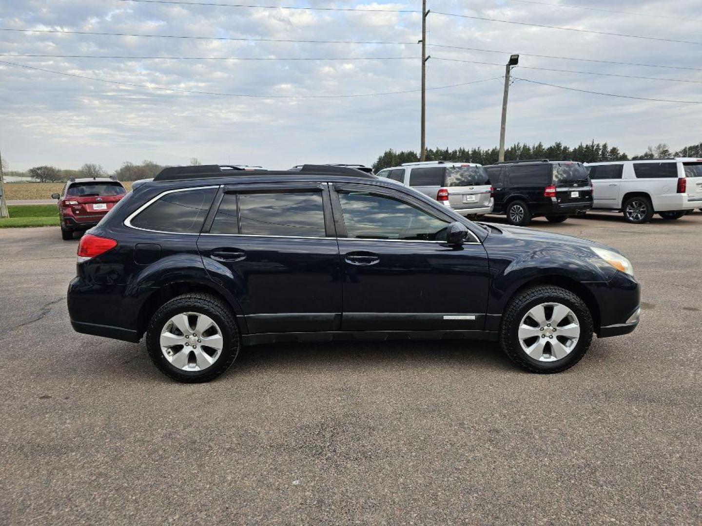 2012 BLUE SUBARU OUTBACK 2.5I (4S4BRCAC0C1) with an 2.5L engine, 6-Speed Manual transmission, located at 495 Old Highway 20 West, South Sioux City, NE, 68776, (402) 494-2677, 42.458408, -96.443512 - Photo#3