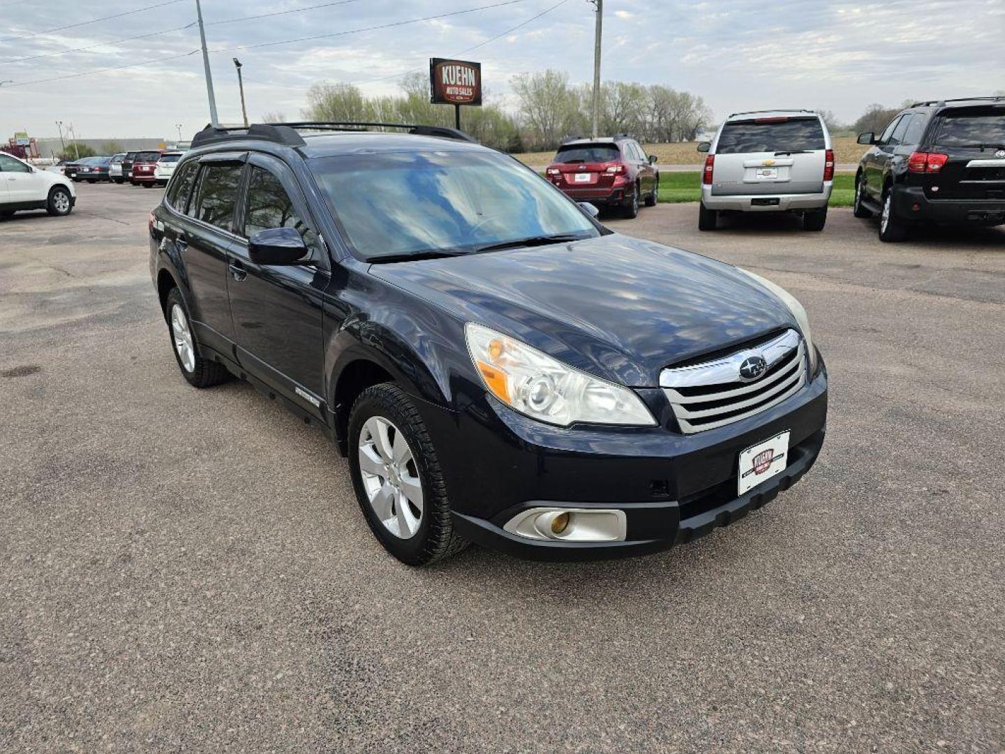 2012 BLUE SUBARU OUTBACK 2.5I (4S4BRCAC0C1) with an 2.5L engine, 6-Speed Manual transmission, located at 495 Old Highway 20 West, South Sioux City, NE, 68776, (402) 494-2677, 42.458408, -96.443512 - Photo#4