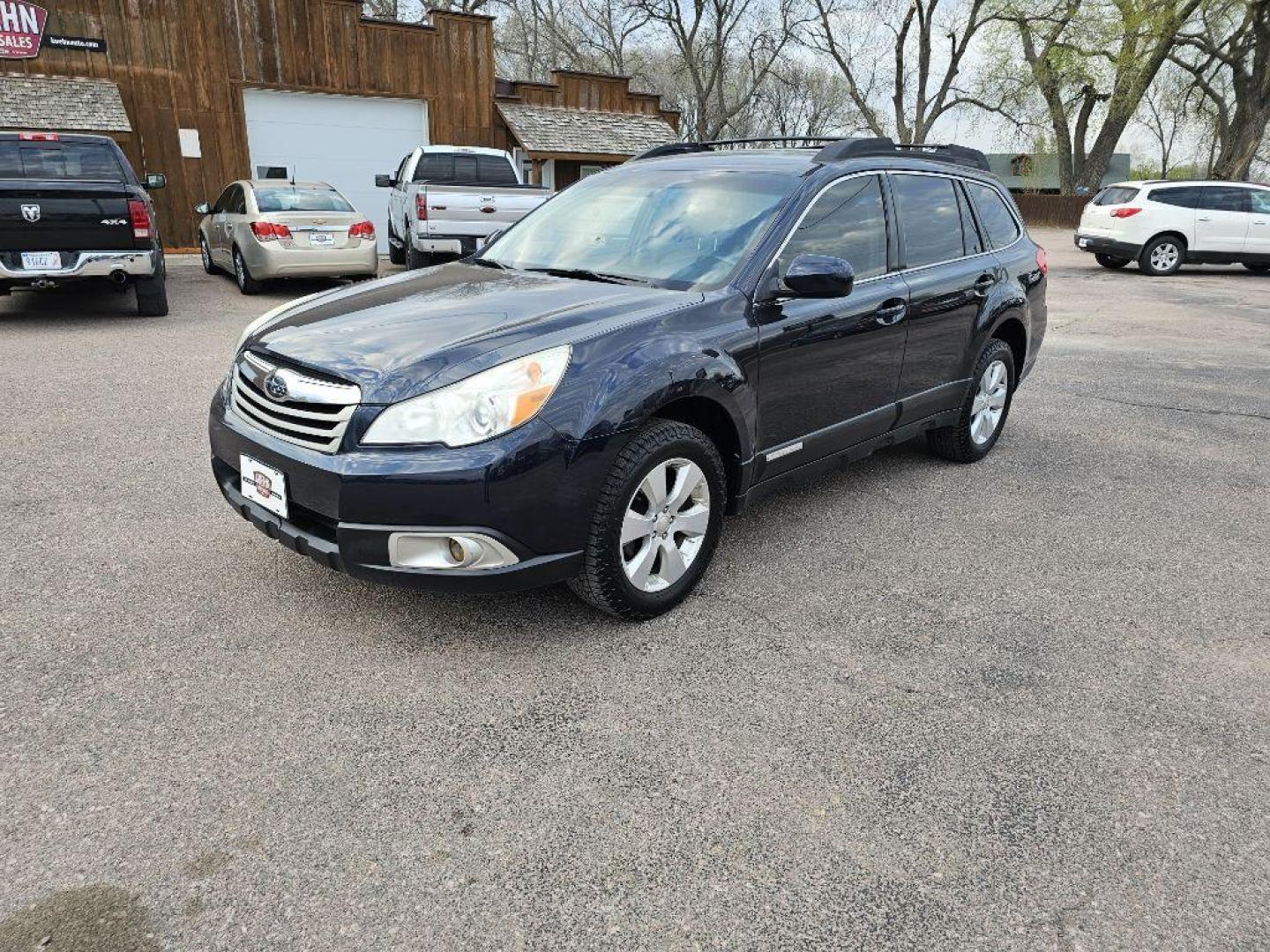 2012 BLUE SUBARU OUTBACK 2.5I (4S4BRCAC0C1) with an 2.5L engine, 6-Speed Manual transmission, located at 495 Old Highway 20 West, South Sioux City, NE, 68776, (402) 494-2677, 42.458408, -96.443512 - Photo#5