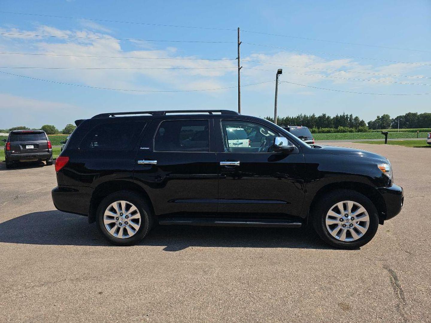 2013 BLACK TOYOTA SEQUOIA PLATINUM (5TDDW5G16DS) with an 5.7L engine, Automatic transmission, located at 495 Old Highway 20 West, South Sioux City, NE, 68776, (402) 494-2677, 42.458408, -96.443512 - Photo#4