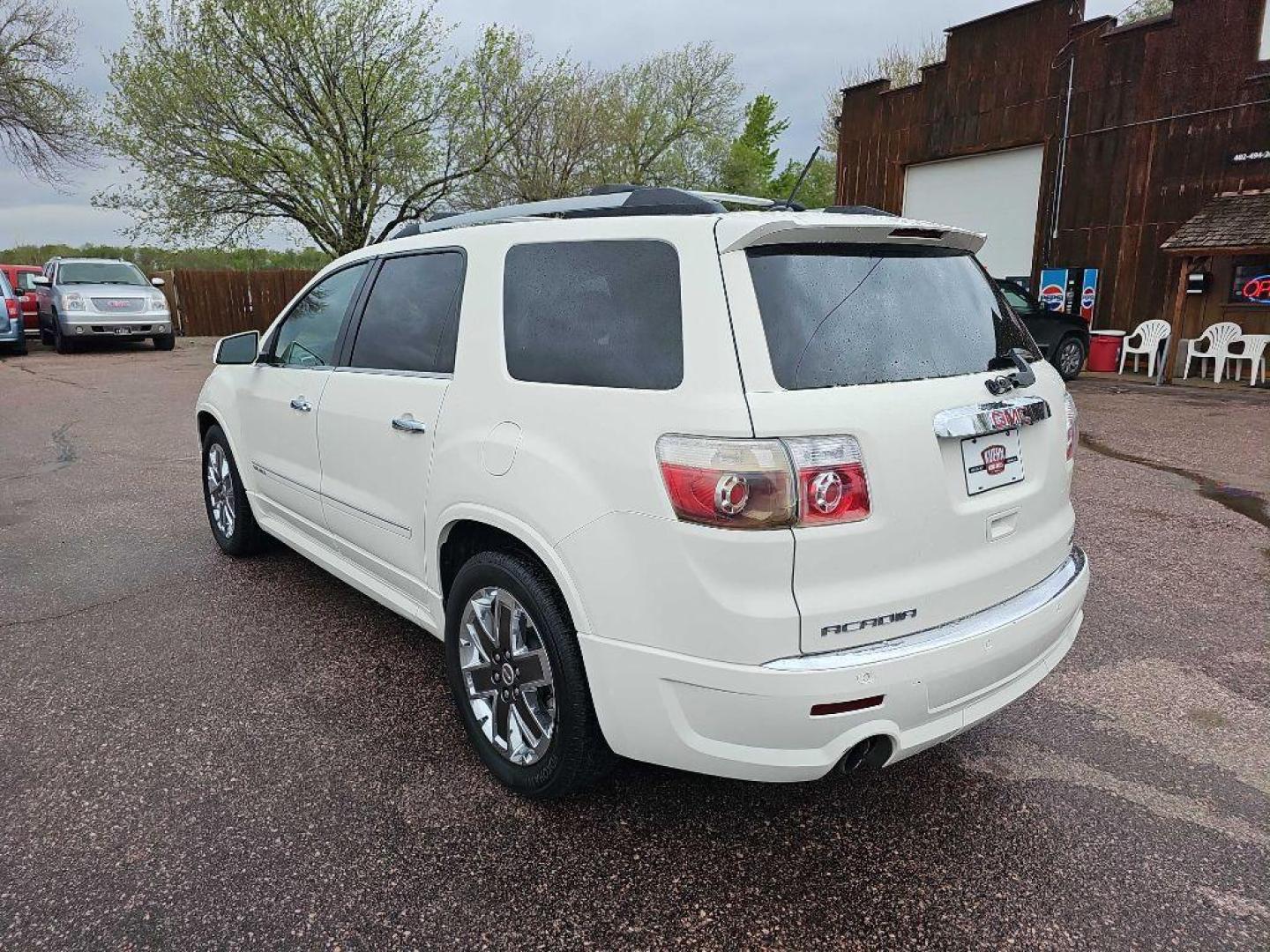 2012 WHITE GMC ACADIA DENALI (1GKKVTED1CJ) with an 3.6L engine, Automatic transmission, located at 495 Old Highway 20 West, South Sioux City, NE, 68776, (402) 494-2677, 42.458408, -96.443512 - Photo#0