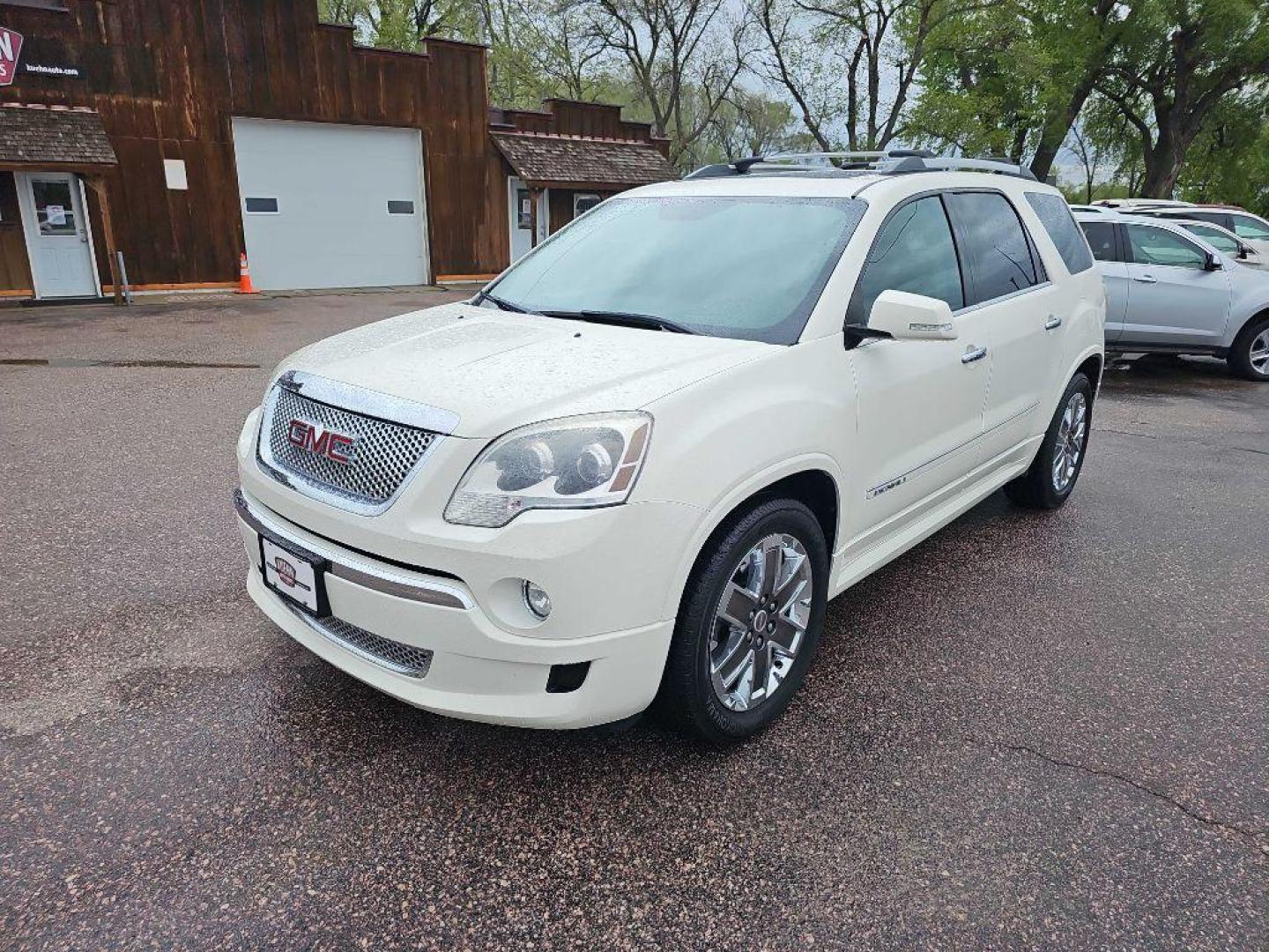 2012 WHITE GMC ACADIA DENALI (1GKKVTED1CJ) with an 3.6L engine, Automatic transmission, located at 495 Old Highway 20 West, South Sioux City, NE, 68776, (402) 494-2677, 42.458408, -96.443512 - Photo#1