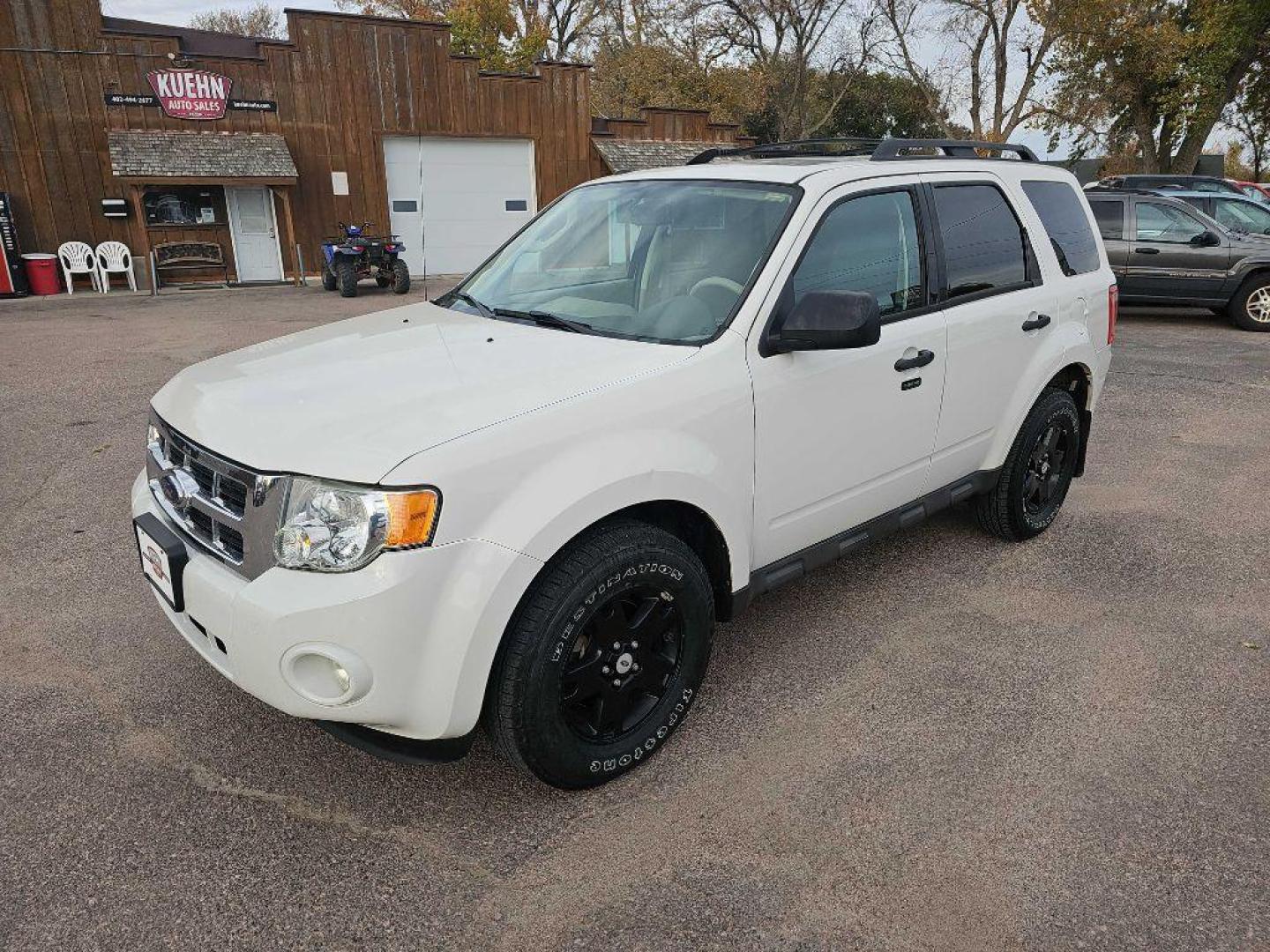 2009 WHITE FORD ESCAPE XLT (1FMCU93GX9K) with an 3.0L engine, Automatic transmission, located at 495 Old Highway 20 West, South Sioux City, NE, 68776, (402) 494-2677, 42.458408, -96.443512 - Photo#13