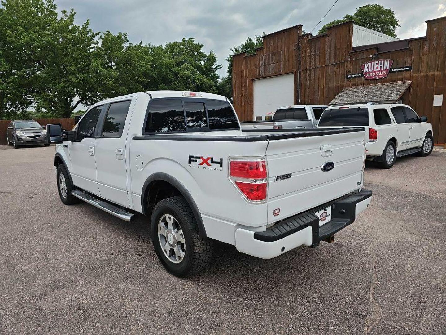 2010 WHITE FORD F150 SUPERCREW (1FTFW1EV7AF) with an 5.4L engine, Automatic transmission, located at 495 Old Highway 20 West, South Sioux City, NE, 68776, (402) 494-2677, 42.458408, -96.443512 - Photo#2