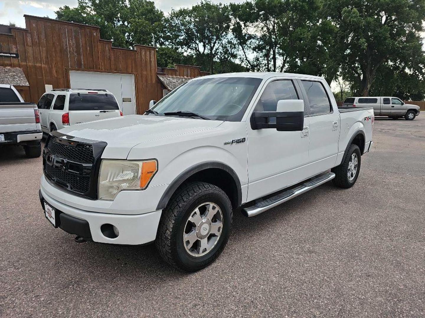 2010 WHITE FORD F150 SUPERCREW (1FTFW1EV7AF) with an 5.4L engine, Automatic transmission, located at 495 Old Highway 20 West, South Sioux City, NE, 68776, (402) 494-2677, 42.458408, -96.443512 - Photo#0