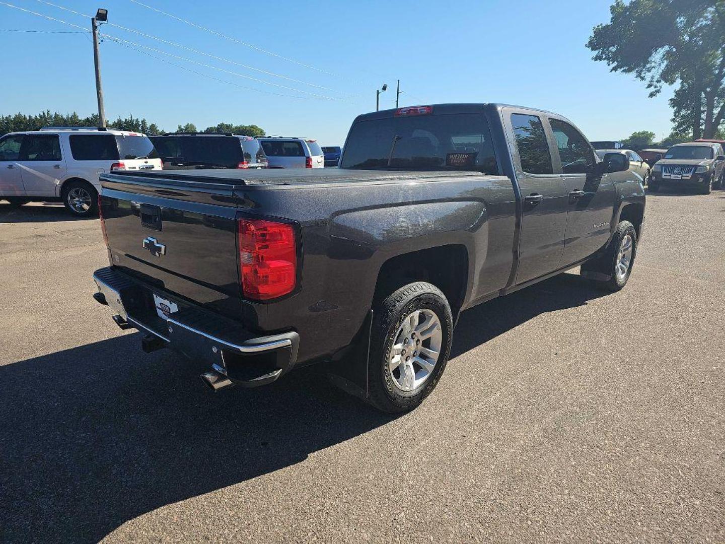 2014 GRAY CHEVROLET SILVERADO 1500 LT (1GCVKREC9EZ) with an 5.3L engine, Automatic transmission, located at 495 Old Highway 20 West, South Sioux City, NE, 68776, (402) 494-2677, 42.458408, -96.443512 - Photo#0