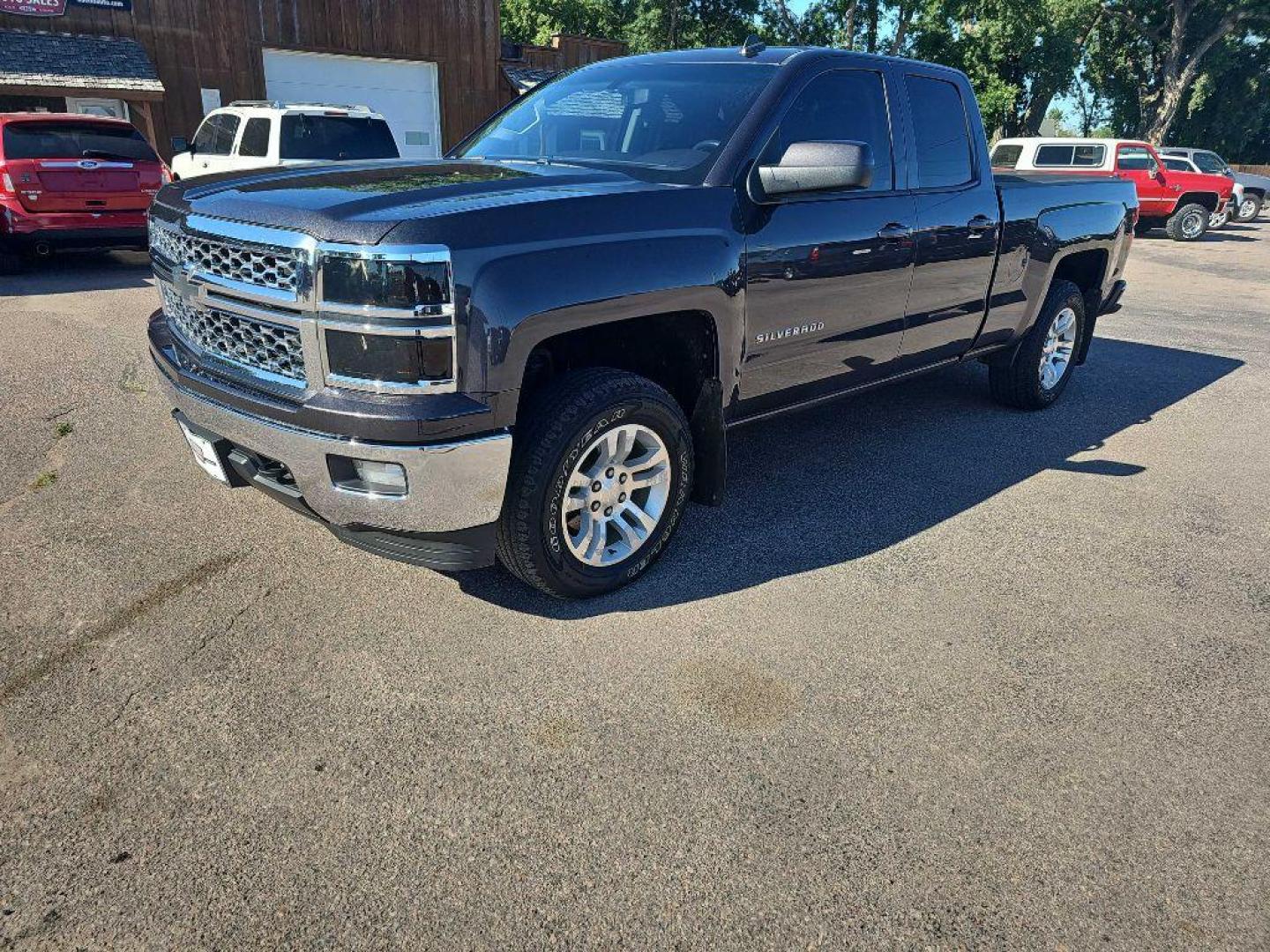 2014 GRAY CHEVROLET SILVERADO 1500 LT (1GCVKREC9EZ) with an 5.3L engine, Automatic transmission, located at 495 Old Highway 20 West, South Sioux City, NE, 68776, (402) 494-2677, 42.458408, -96.443512 - Photo#2