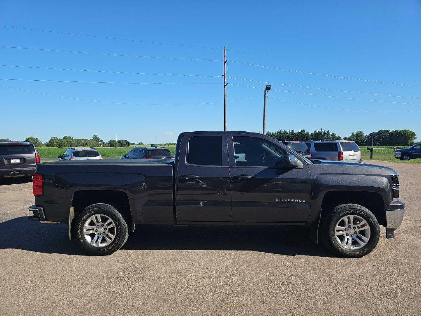 2014 GRAY CHEVROLET SILVERADO 1500 LT (1GCVKREC9EZ) with an 5.3L engine, Automatic transmission, located at 495 Old Highway 20 West, South Sioux City, NE, 68776, (402) 494-2677, 42.458408, -96.443512 - Photo#3