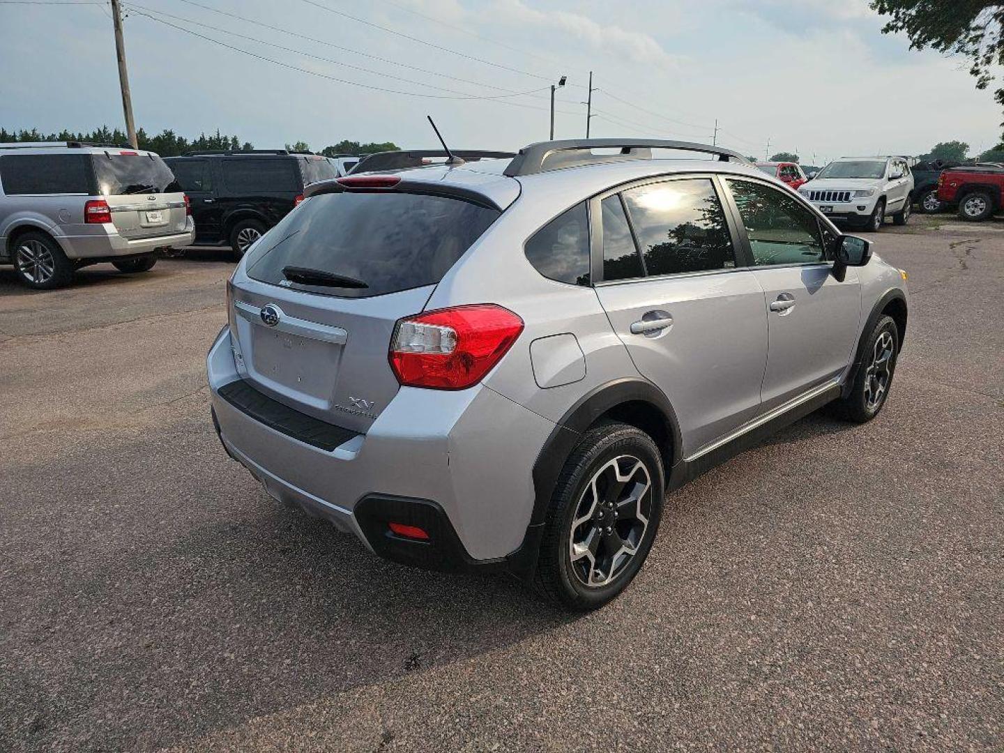 2015 SILVER SUBARU XV CROSSTREK 2.0 PREMIUM (JF2GPACC9F8) with an 2.0L engine, 5-Speed Manual transmission, located at 495 Old Highway 20 West, South Sioux City, NE, 68776, (402) 494-2677, 42.458408, -96.443512 - Photo#3