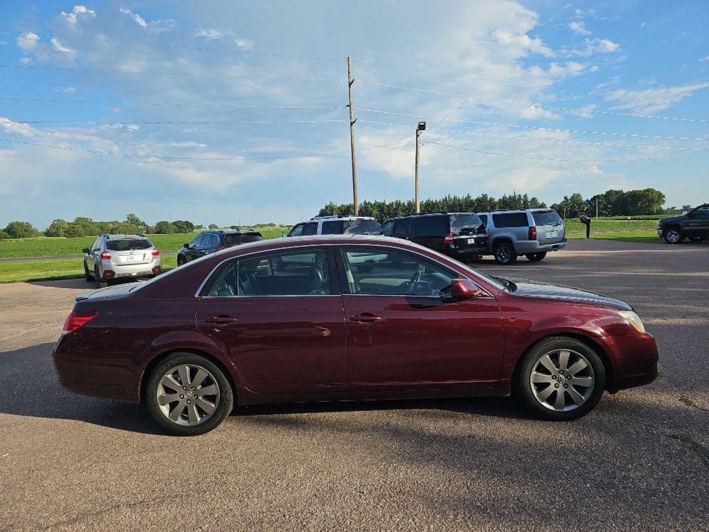 2007 MAROON TOYOTA AVALON XL (4T1BK36BX7U) with an 3.5L engine, Automatic transmission, located at 495 Old Highway 20 West, South Sioux City, NE, 68776, (402) 494-2677, 42.458408, -96.443512 - Photo#4