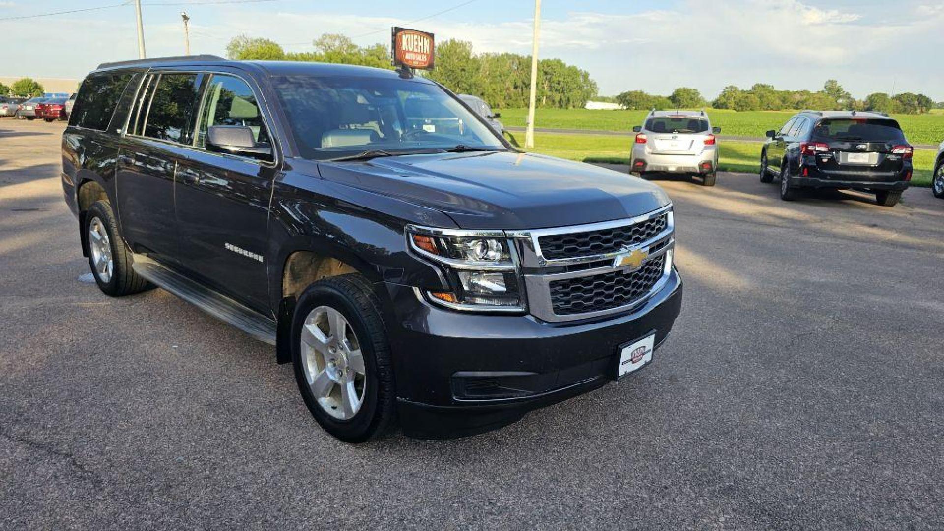 2015 GREY CHEVROLET SUBURBAN 1500 LT (1GNSKJKC7FR) with an 5.3L engine, Automatic transmission, located at 495 Old Highway 20 West, South Sioux City, NE, 68776, (402) 494-2677, 42.458408, -96.443512 - Photo#5