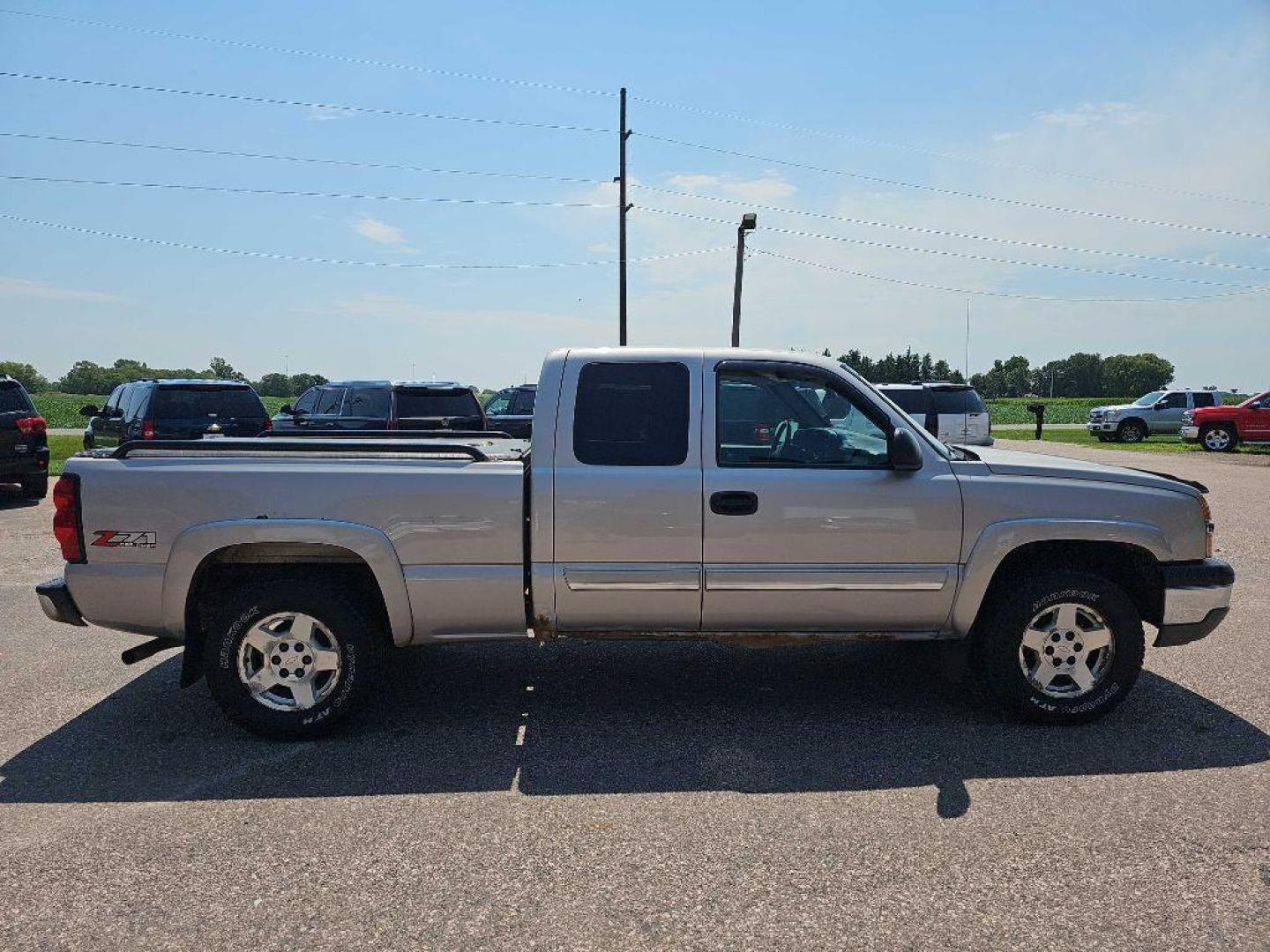 2005 SILVER CHEVROLET SILVERADO 1500 (1GCEK19B35E) with an 5.3L engine, Automatic transmission, located at 495 Old Highway 20 West, South Sioux City, NE, 68776, (402) 494-2677, 42.458408, -96.443512 - Photo#4