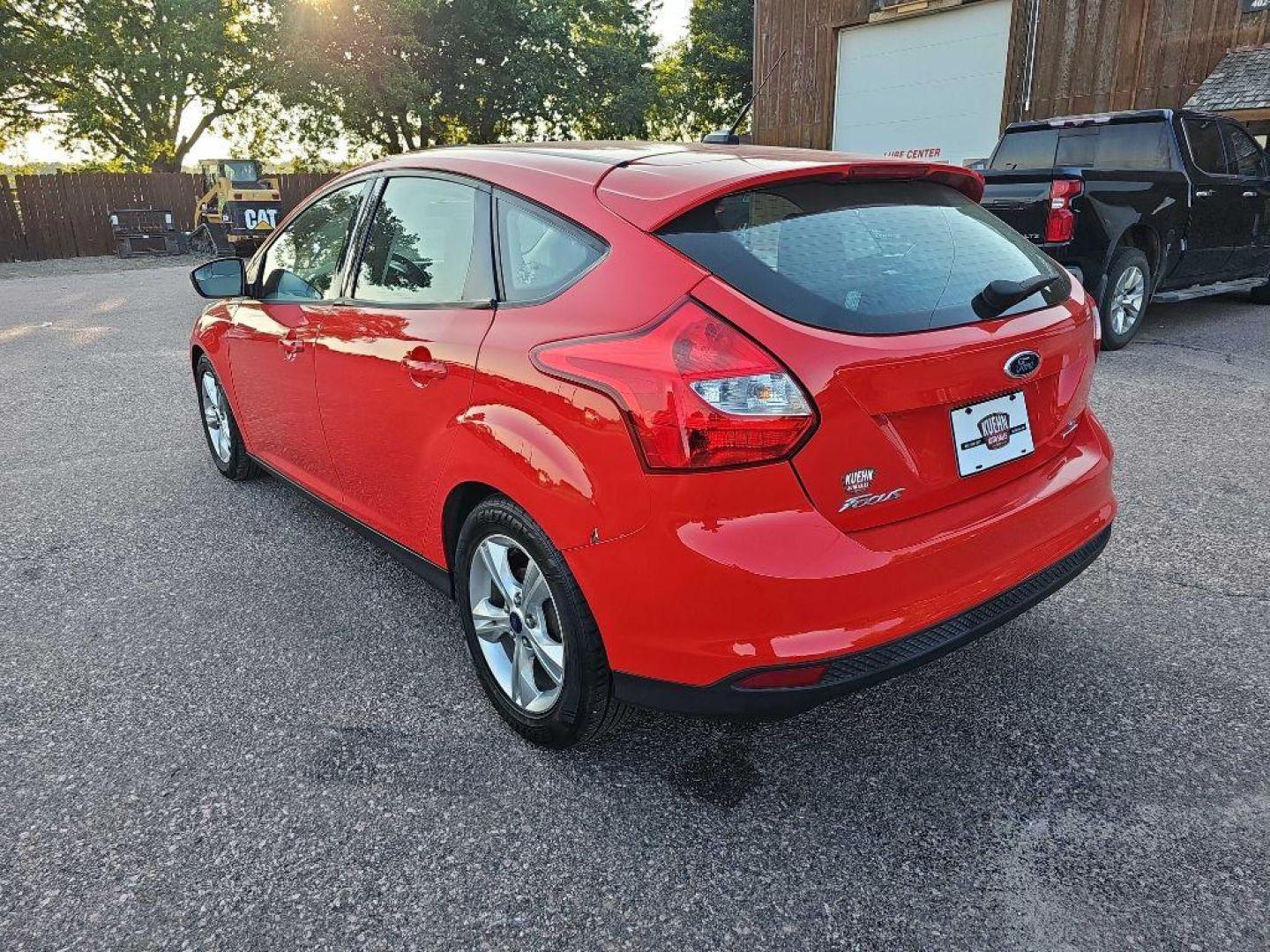 2014 RED FORD FOCUS SE (1FADP3K22EL) with an 2.0L engine, Automatic transmission, located at 495 Old Highway 20 West, South Sioux City, NE, 68776, (402) 494-2677, 42.458408, -96.443512 - Photo#2