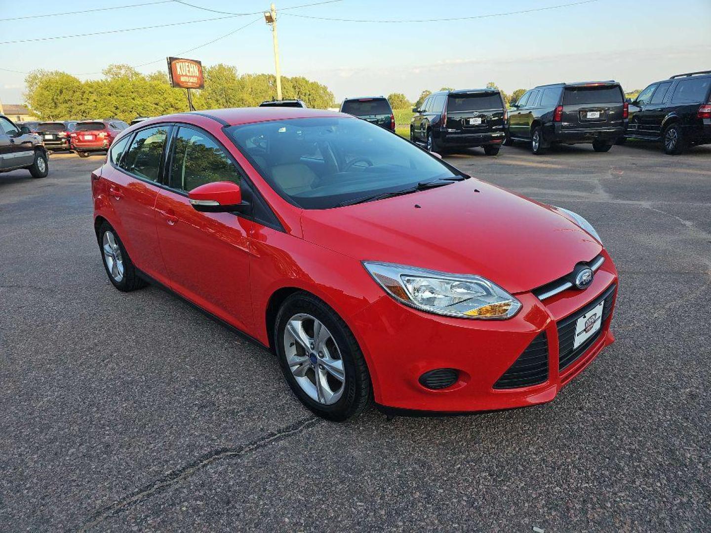 2014 RED FORD FOCUS SE (1FADP3K22EL) with an 2.0L engine, Automatic transmission, located at 495 Old Highway 20 West, South Sioux City, NE, 68776, (402) 494-2677, 42.458408, -96.443512 - Photo#3