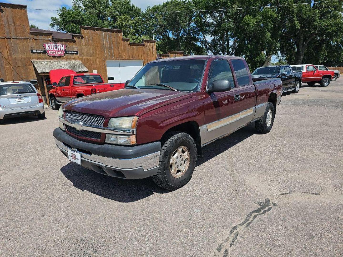 2003 MAROON CHEVROLET SILVERADO 1500 (2GCEK19T431) with an 5.3L engine, Automatic transmission, located at 495 Old Highway 20 West, South Sioux City, NE, 68776, (402) 494-2677, 42.458408, -96.443512 - Photo#0