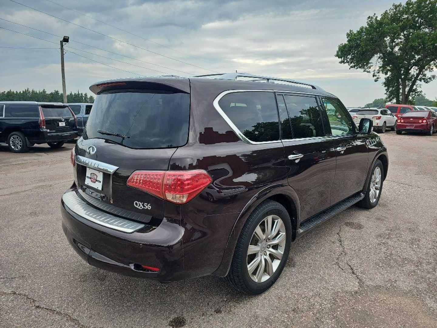 2012 MAROON INFINITI QX56 (JN8AZ2NE1C9) with an 5.6L engine, Automatic transmission, located at 495 Old Highway 20 West, South Sioux City, NE, 68776, (402) 494-2677, 42.458408, -96.443512 - Photo#3