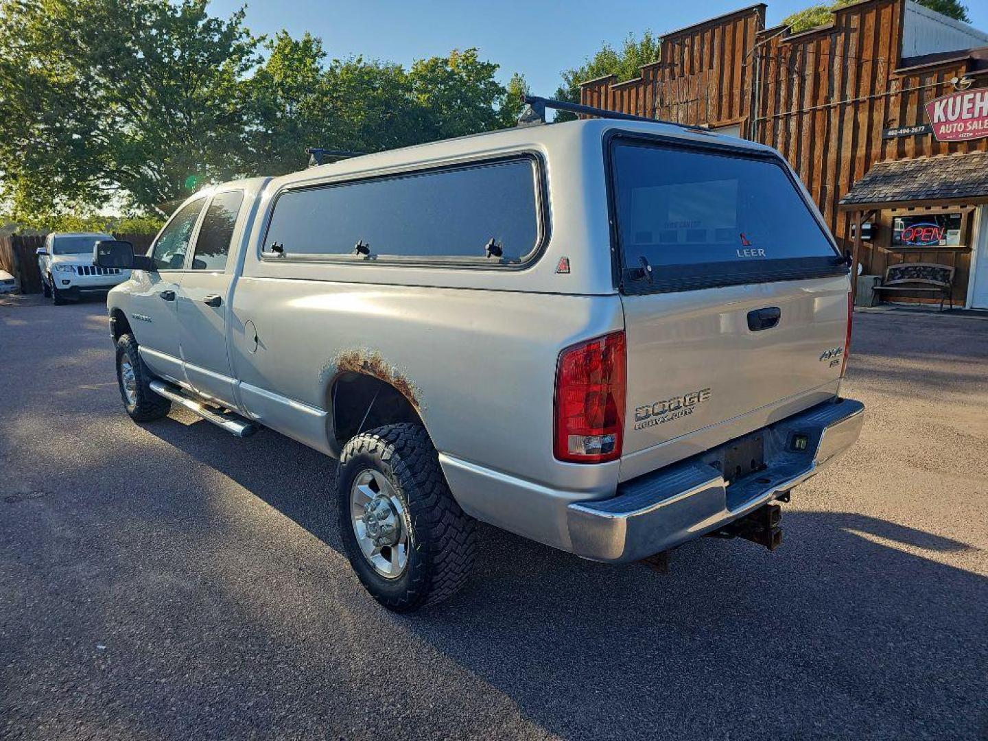 2004 SILVER DODGE RAM 3500 ST (3D7LU38C44G) with an 5.9L engine, Automatic transmission, located at 495 Old Highway 20 West, South Sioux City, NE, 68776, (402) 494-2677, 42.458408, -96.443512 - Photo#7