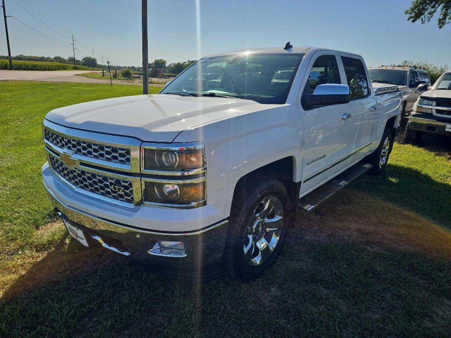 2014 WHITE CHEVROLET SILVERADO 1500 LTZ (3GCUKSEC6EG) with an 5.3L engine, Automatic transmission, located at 495 Old Highway 20 West, South Sioux City, NE, 68776, (402) 494-2677, 42.458408, -96.443512 - Photo#0