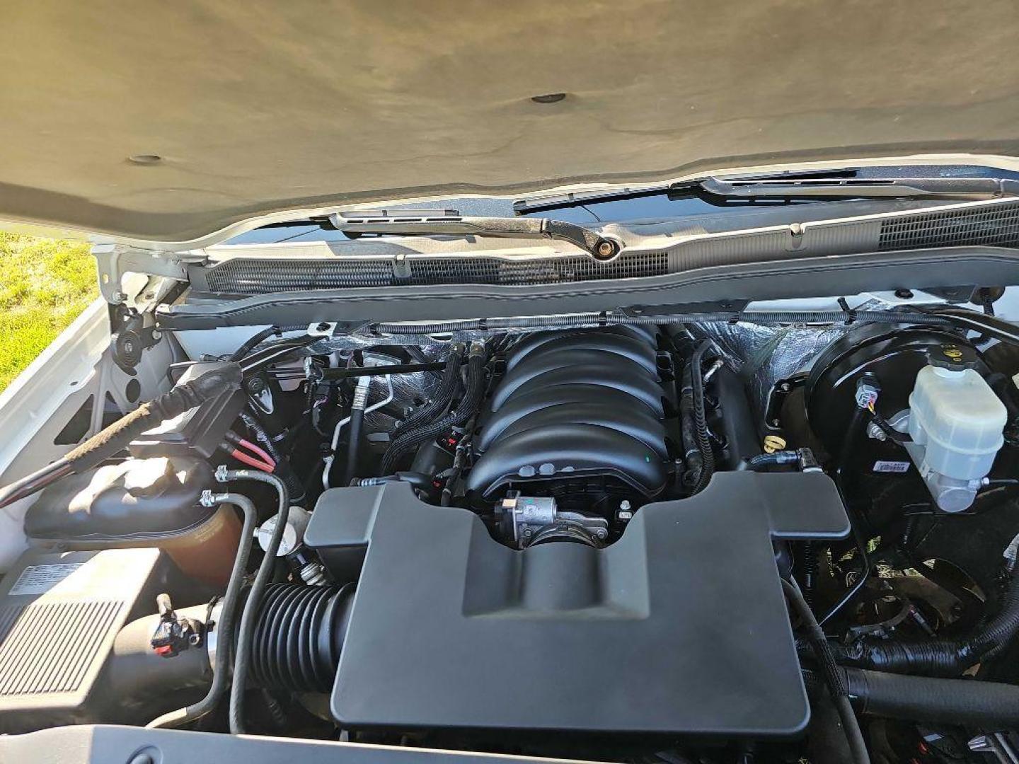 2014 WHITE CHEVROLET SILVERADO 1500 LTZ (3GCUKSEC6EG) with an 5.3L engine, Automatic transmission, located at 495 Old Highway 20 West, South Sioux City, NE, 68776, (402) 494-2677, 42.458408, -96.443512 - Photo#16