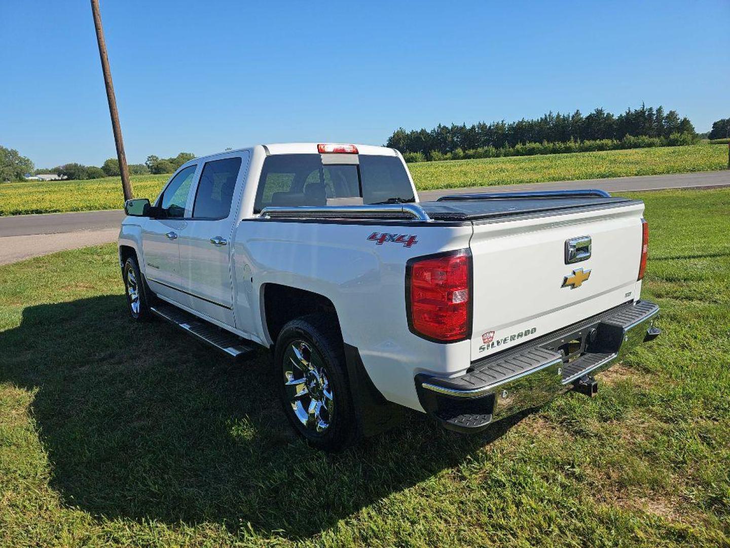 2014 WHITE CHEVROLET SILVERADO 1500 LTZ (3GCUKSEC6EG) with an 5.3L engine, Automatic transmission, located at 495 Old Highway 20 West, South Sioux City, NE, 68776, (402) 494-2677, 42.458408, -96.443512 - Photo#2