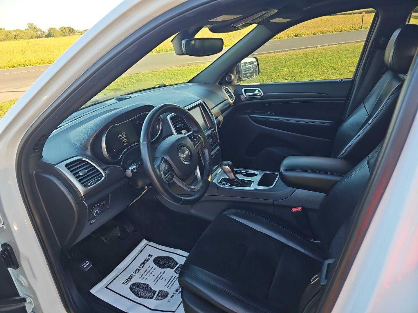 2017 WHITE JEEP GRAND CHEROKEE LAREDO (1C4RJFAG6HC) with an 3.6L engine, Automatic transmission, located at 495 Old Highway 20 West, South Sioux City, NE, 68776, (402) 494-2677, 42.458408, -96.443512 - Photo#21