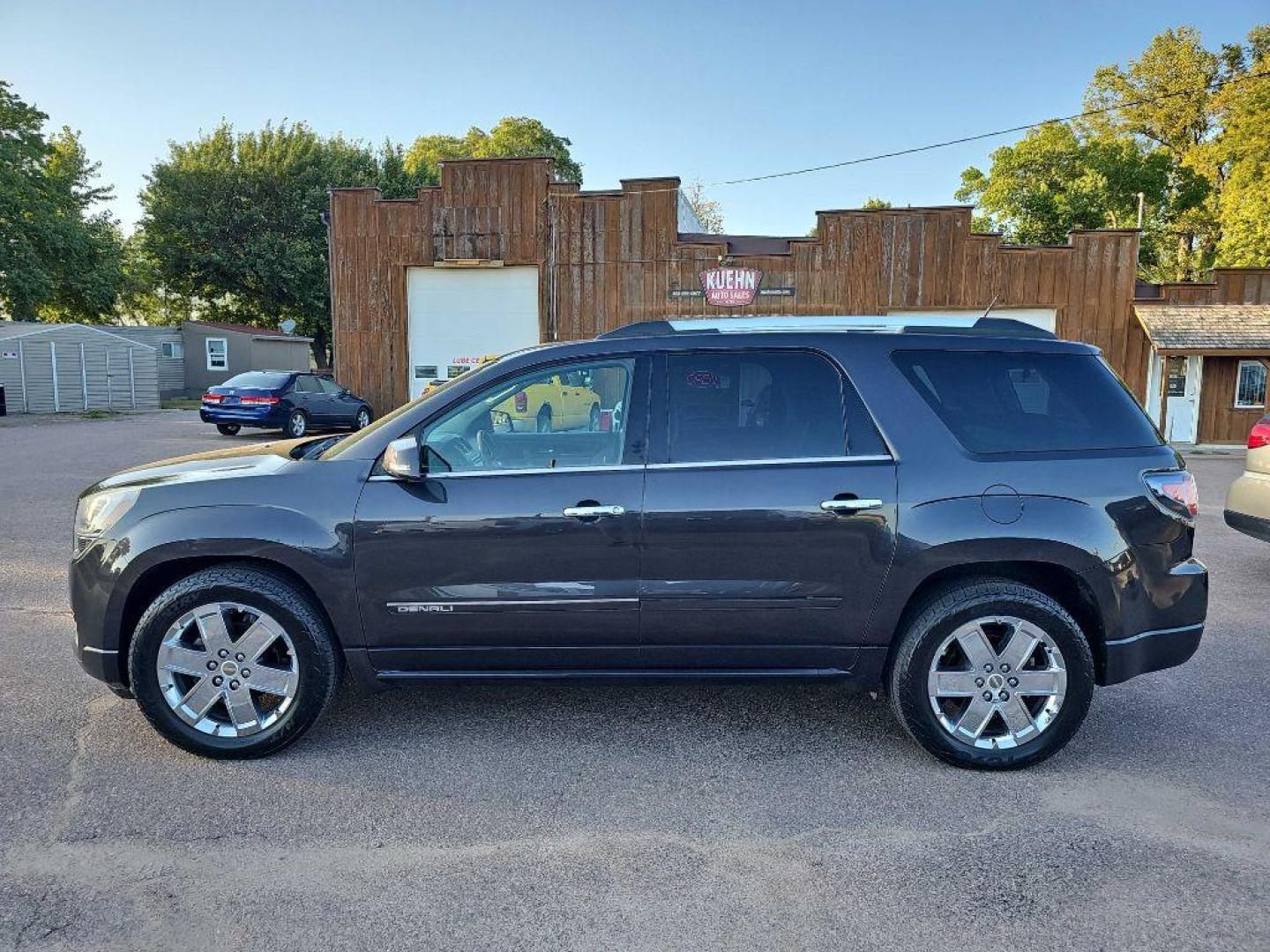 2014 GREY GMC ACADIA DENALI (1GKKVTKD3EJ) with an 3.6L engine, Automatic transmission, located at 495 Old Highway 20 West, South Sioux City, NE, 68776, (402) 494-2677, 42.458408, -96.443512 - Photo#16