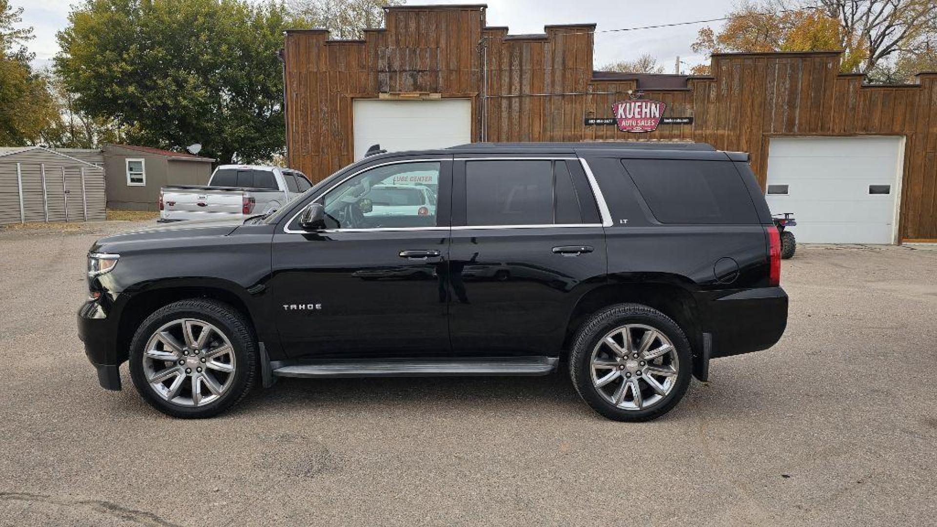 2015 BLACK CHEVROLET TAHOE 1500 LT (1GNSKBKC4FR) with an 5.3L engine, Automatic transmission, located at 495 Old Highway 20 West, South Sioux City, NE, 68776, (402) 494-2677, 42.458408, -96.443512 - Photo#1