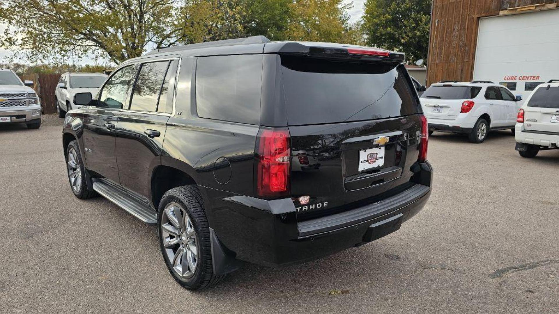 2015 BLACK CHEVROLET TAHOE 1500 LT (1GNSKBKC4FR) with an 5.3L engine, Automatic transmission, located at 495 Old Highway 20 West, South Sioux City, NE, 68776, (402) 494-2677, 42.458408, -96.443512 - Photo#2