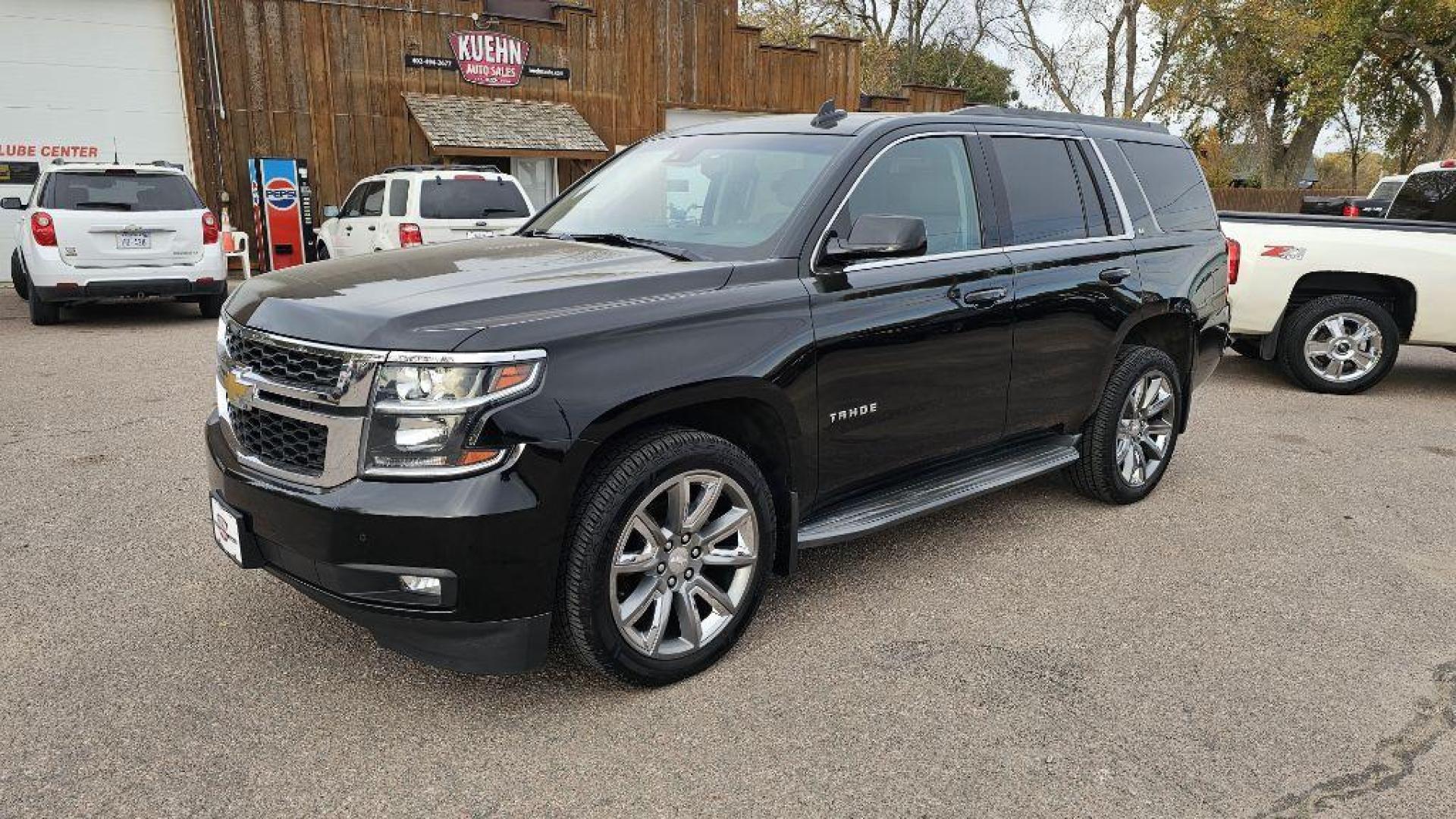 2015 BLACK CHEVROLET TAHOE 1500 LT (1GNSKBKC4FR) with an 5.3L engine, Automatic transmission, located at 495 Old Highway 20 West, South Sioux City, NE, 68776, (402) 494-2677, 42.458408, -96.443512 - Photo#0