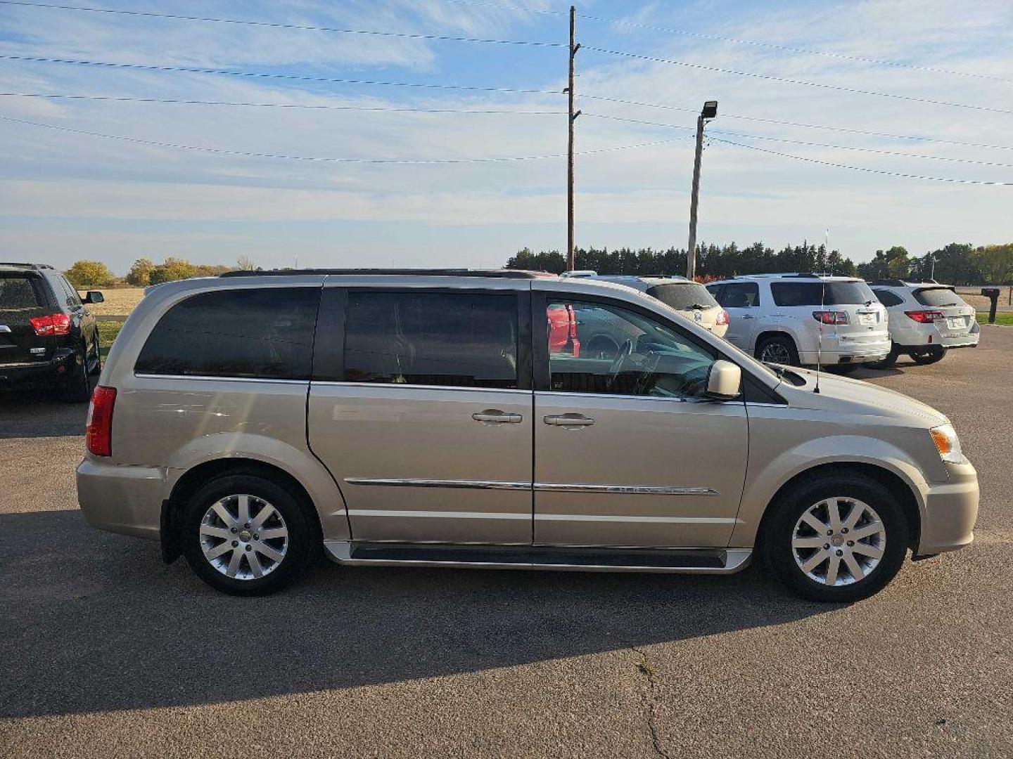 2013 TAN CHRYSLER TOWN and COUNTRY TOURING (2C4RC1BG1DR) with an 3.6L engine, Automatic transmission, located at 495 Old Highway 20 West, South Sioux City, NE, 68776, (402) 494-2677, 42.458408, -96.443512 - Photo#4