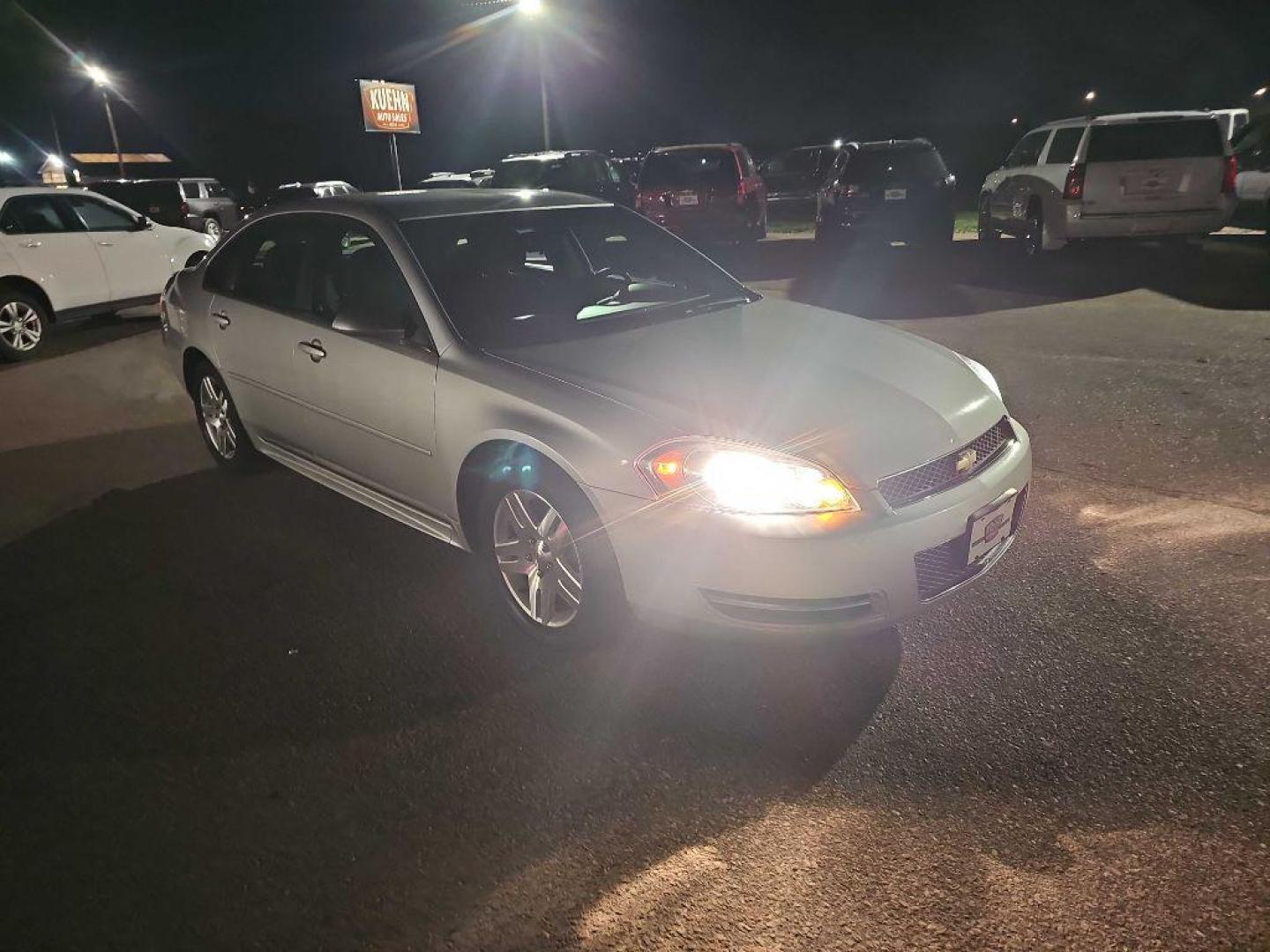 2016 GREY CHEVROLET IMPALA LIMITED LT (2G1WB5E34G1) with an 3.6L engine, Automatic transmission, located at 495 Old Highway 20 West, South Sioux City, NE, 68776, (402) 494-2677, 42.458408, -96.443512 - Photo#5