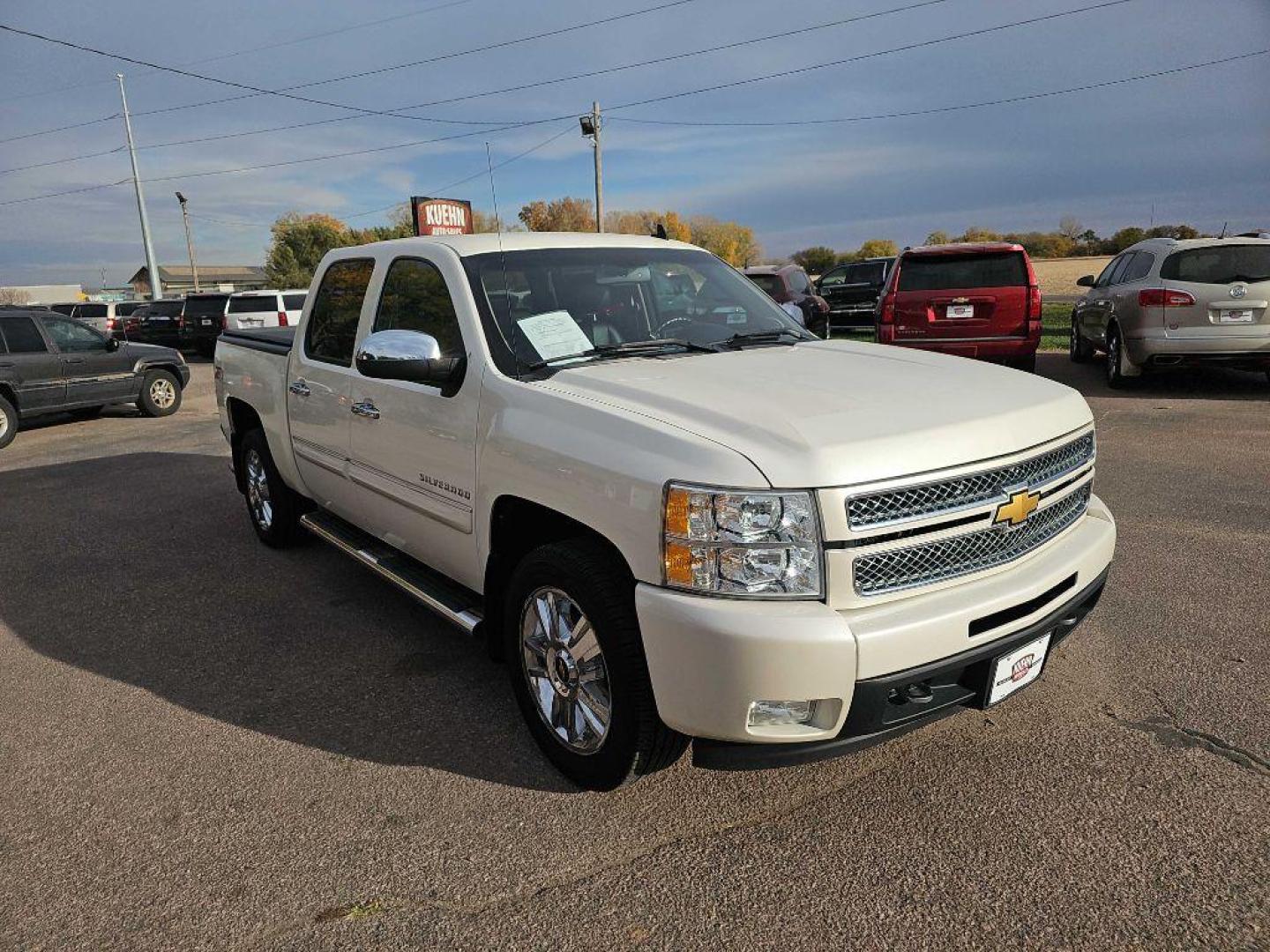 2012 WHITE CHEVROLET SILVERADO 1500 LTZ (3GCPKTE7XCG) with an 5.3L engine, Automatic transmission, located at 495 Old Highway 20 West, South Sioux City, NE, 68776, (402) 494-2677, 42.458408, -96.443512 - Photo#5