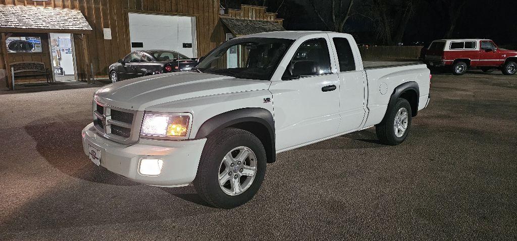 photo of 2011 DODGE DAKOTA SLT