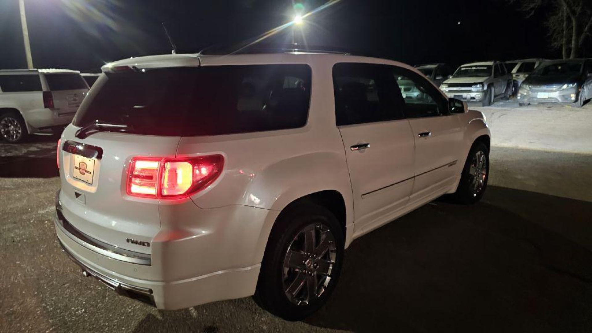 2016 WHITE GMC ACADIA DENALI (1GKKVTKD7GJ) with an 3.6L engine, Automatic transmission, located at 495 Old Highway 20 West, South Sioux City, NE, 68776, (402) 494-2677, 42.458408, -96.443512 - Photo#1