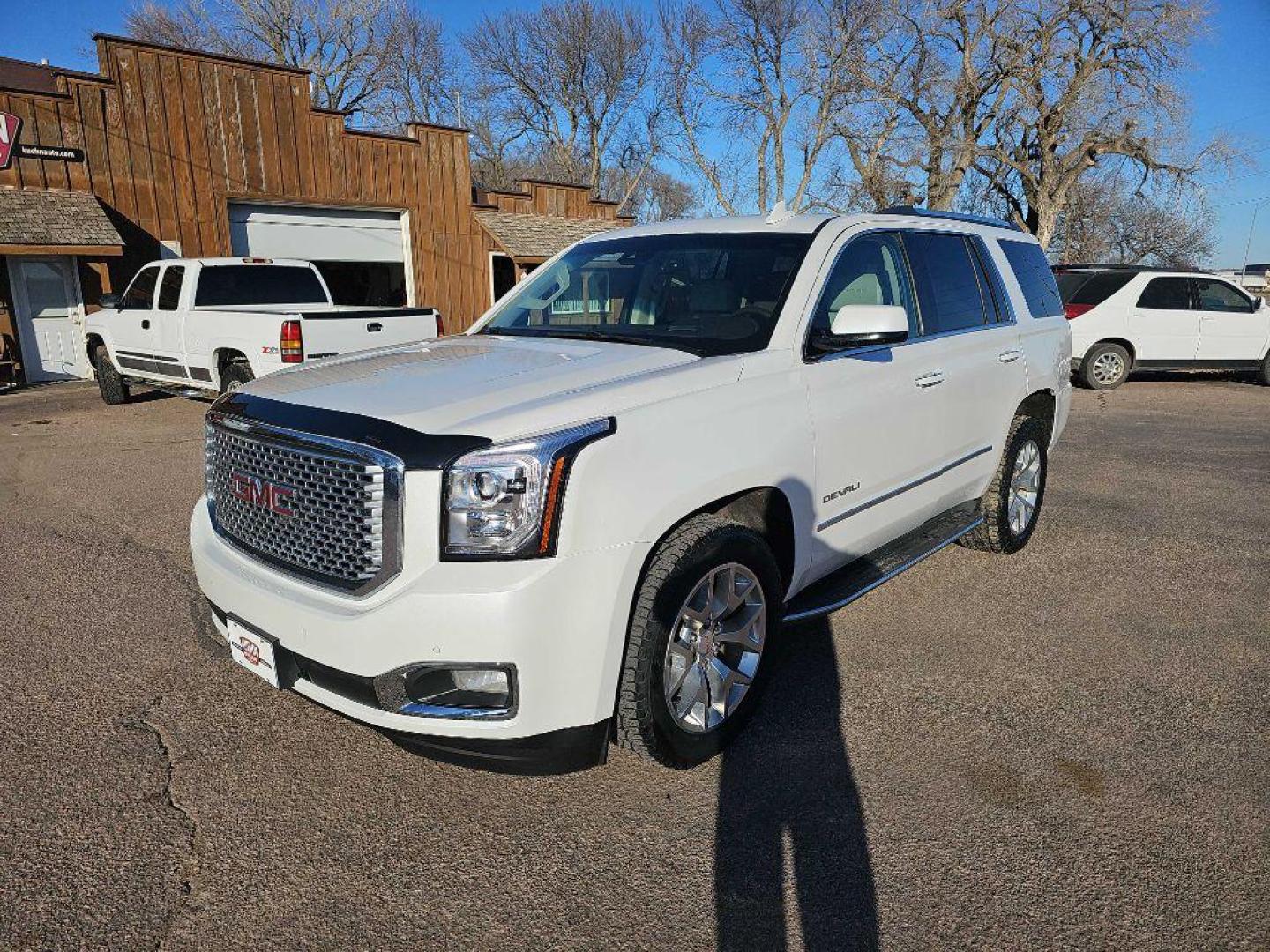 2016 WHITE GMC YUKON DENALI (1GKS2CKJXGR) with an 6.2L engine, Automatic transmission, located at 495 Old Highway 20 West, South Sioux City, NE, 68776, (402) 494-2677, 42.458408, -96.443512 - Photo#0