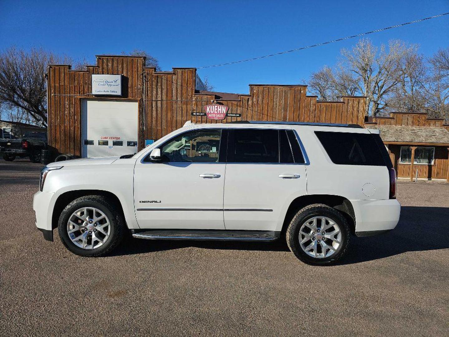 2016 WHITE GMC YUKON DENALI (1GKS2CKJXGR) with an 6.2L engine, Automatic transmission, located at 495 Old Highway 20 West, South Sioux City, NE, 68776, (402) 494-2677, 42.458408, -96.443512 - Photo#1